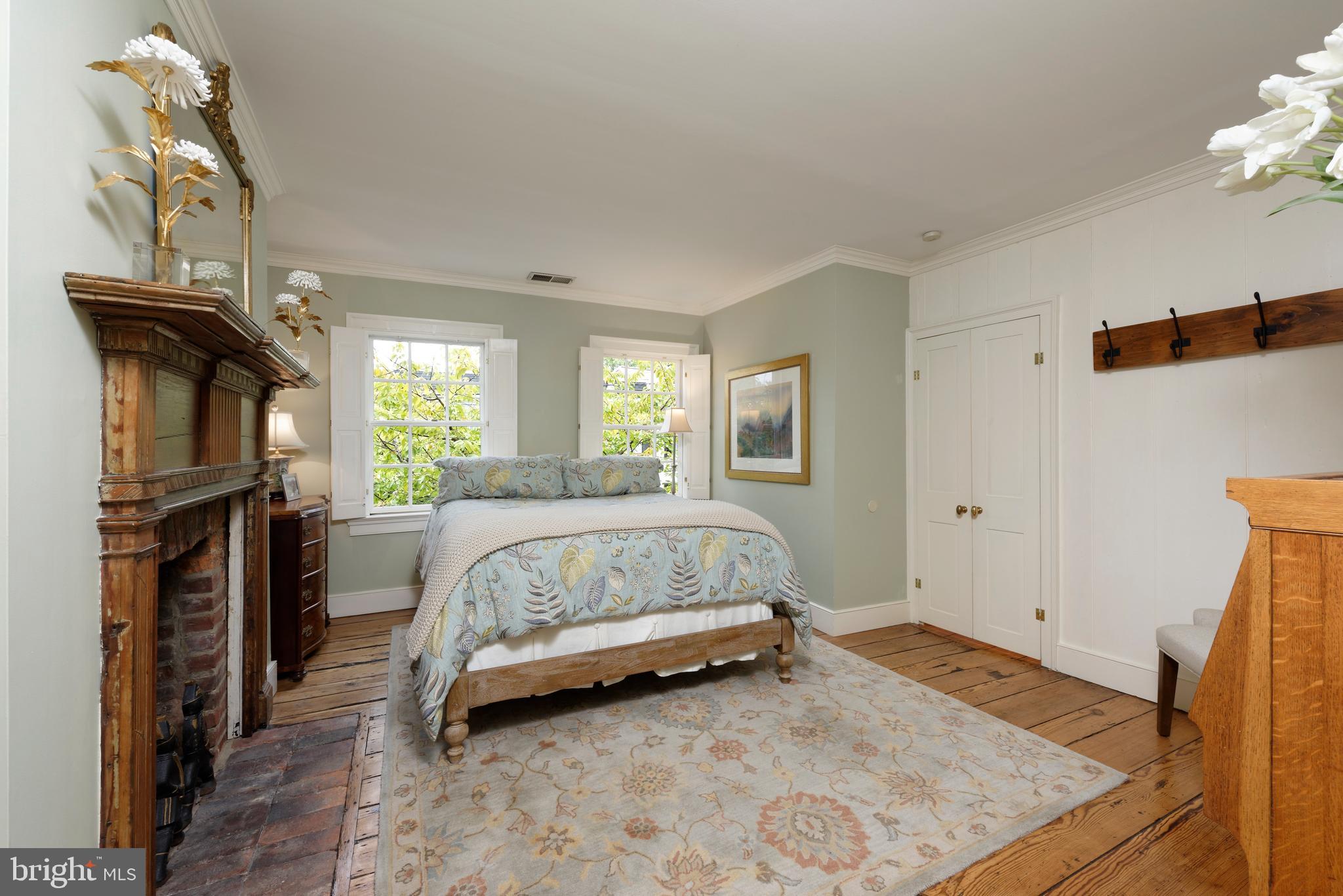 OLD TOWN ALEXANDRIA - Residential