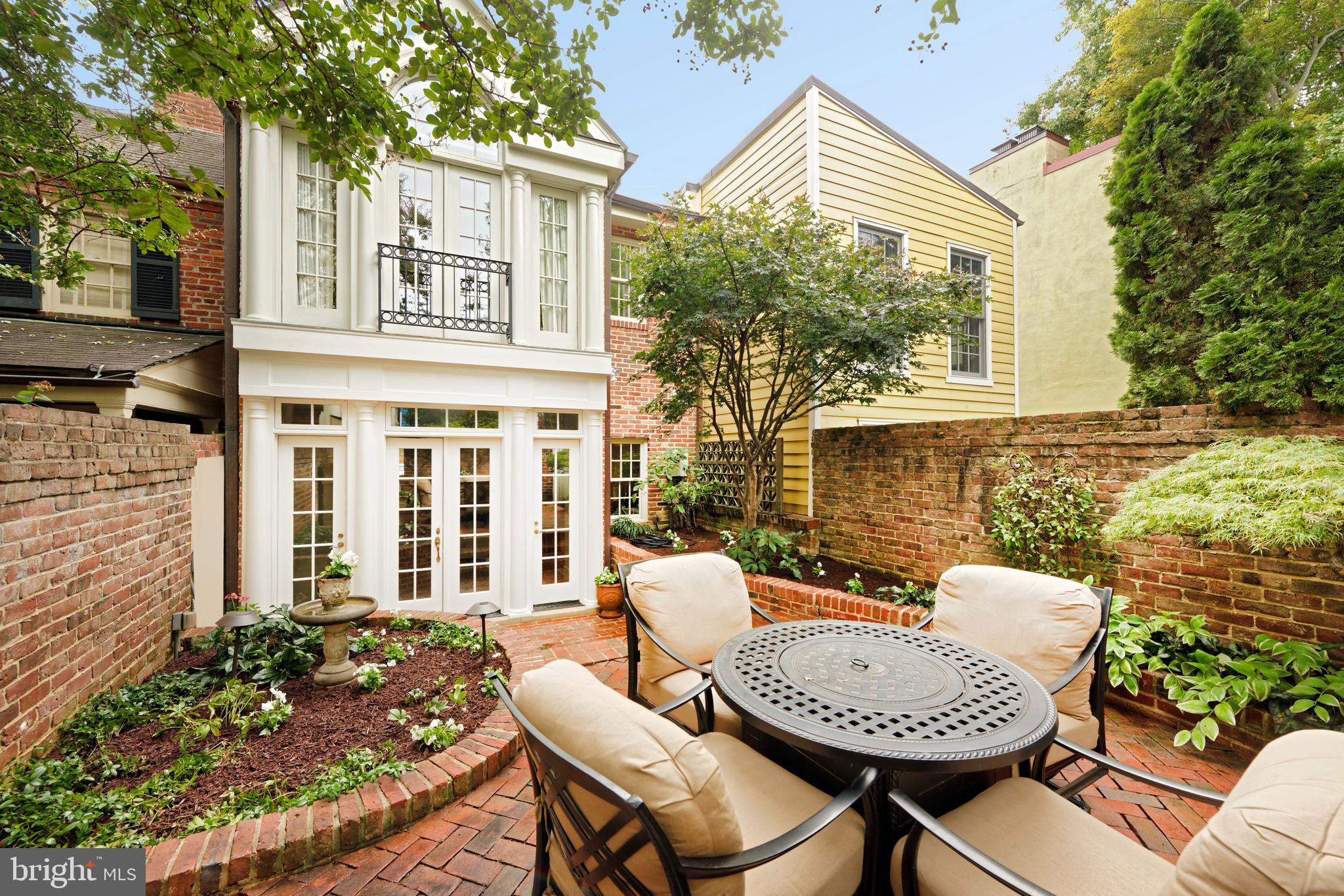 OLD TOWN ALEXANDRIA - Residential