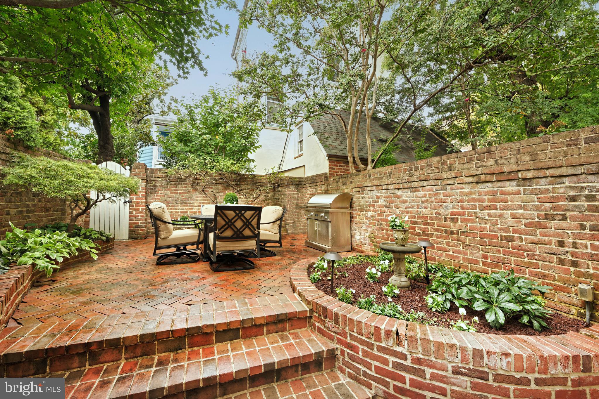 OLD TOWN ALEXANDRIA - Residential