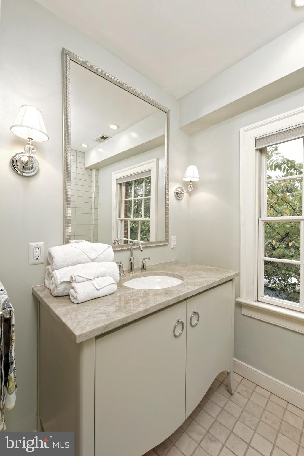 OLD TOWN ALEXANDRIA - Residential