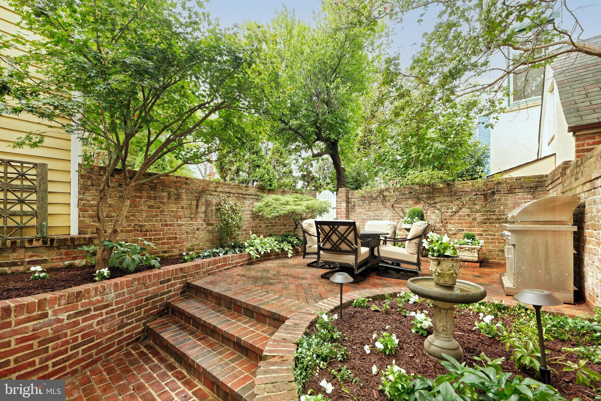 OLD TOWN ALEXANDRIA - Residential