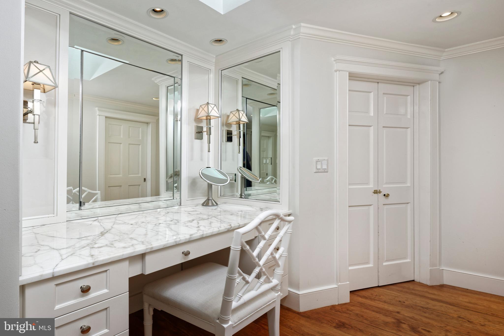 OLD TOWN ALEXANDRIA - Residential