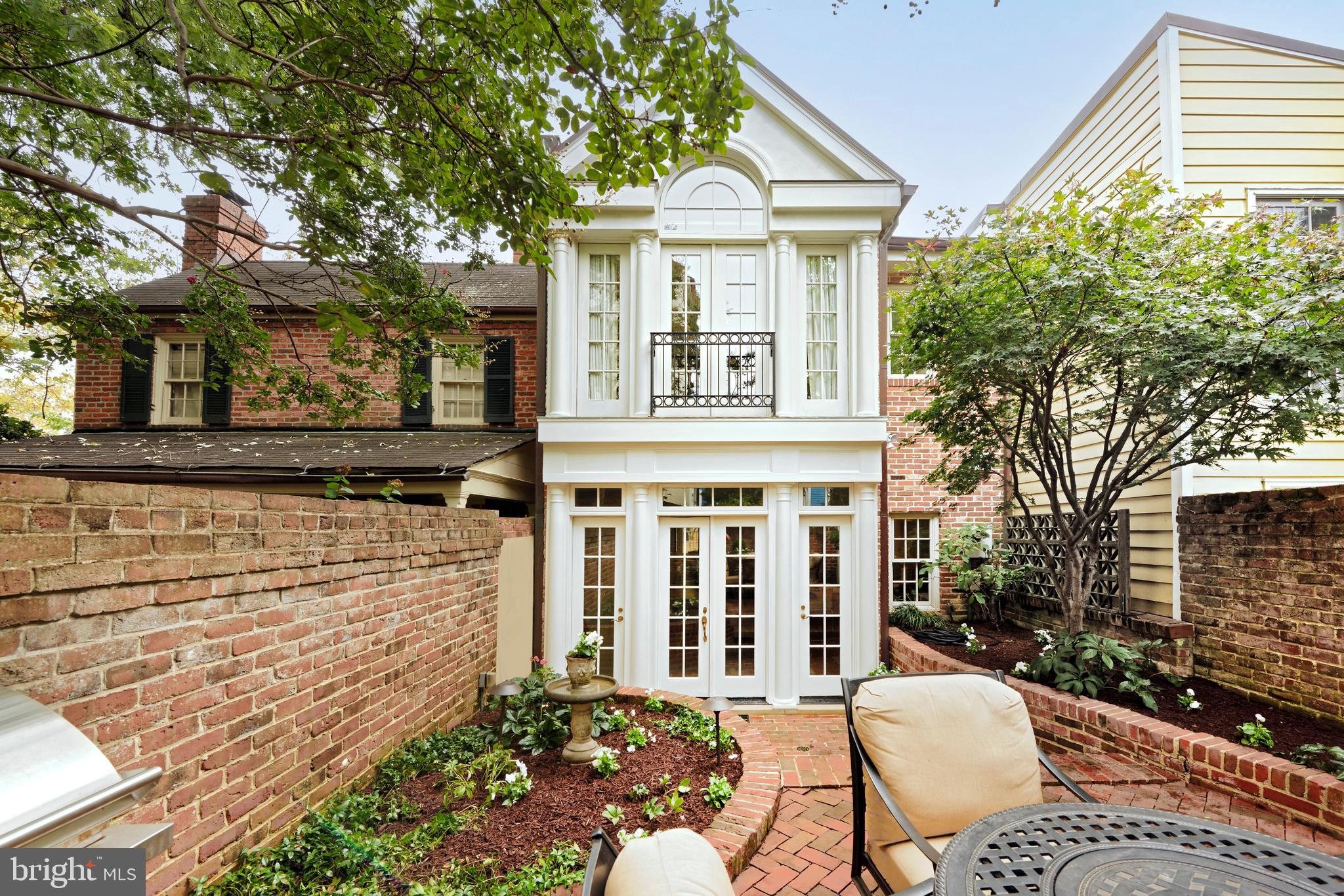 OLD TOWN ALEXANDRIA - Residential