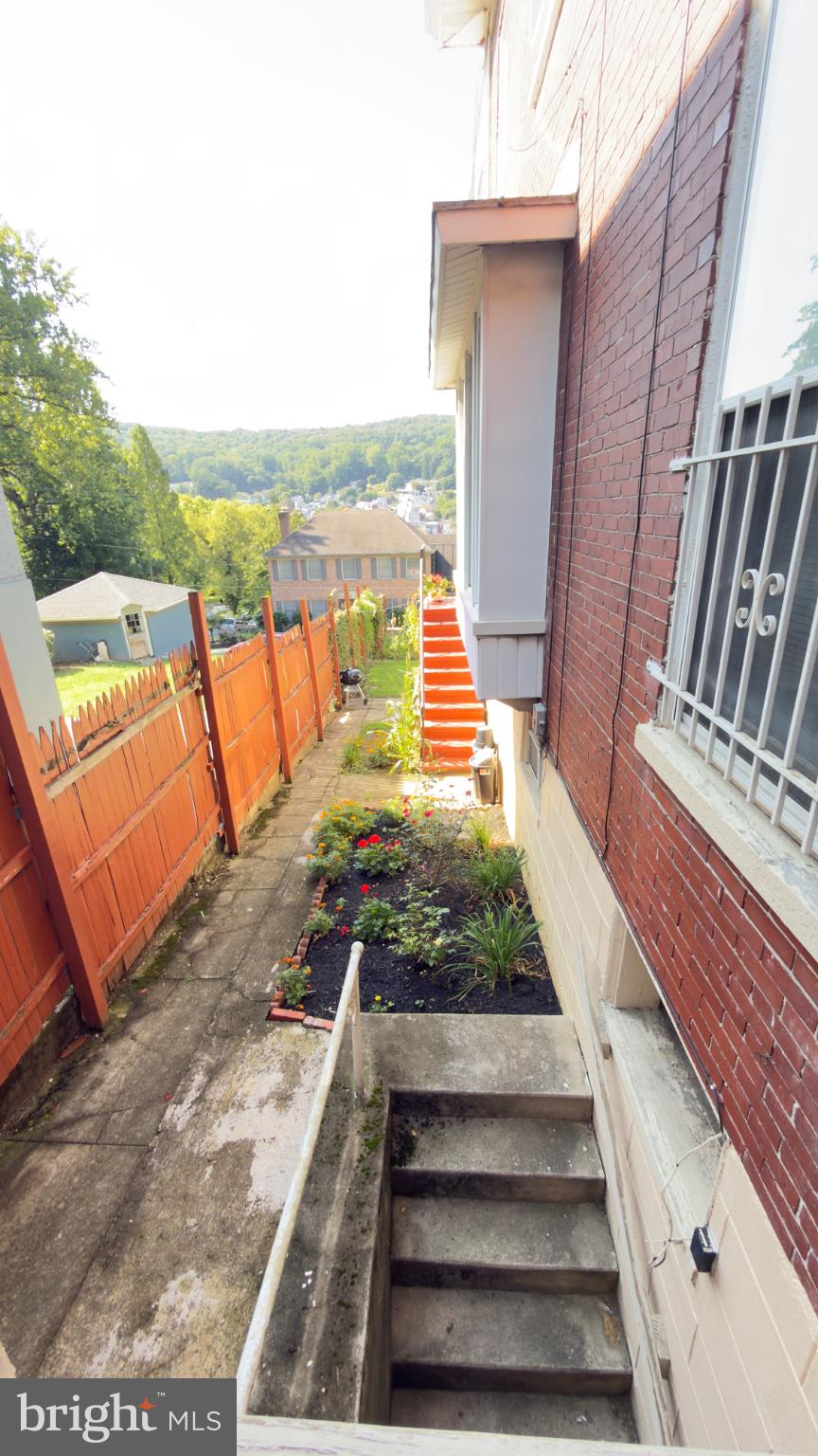 1742 MINERAL SPRING ROAD