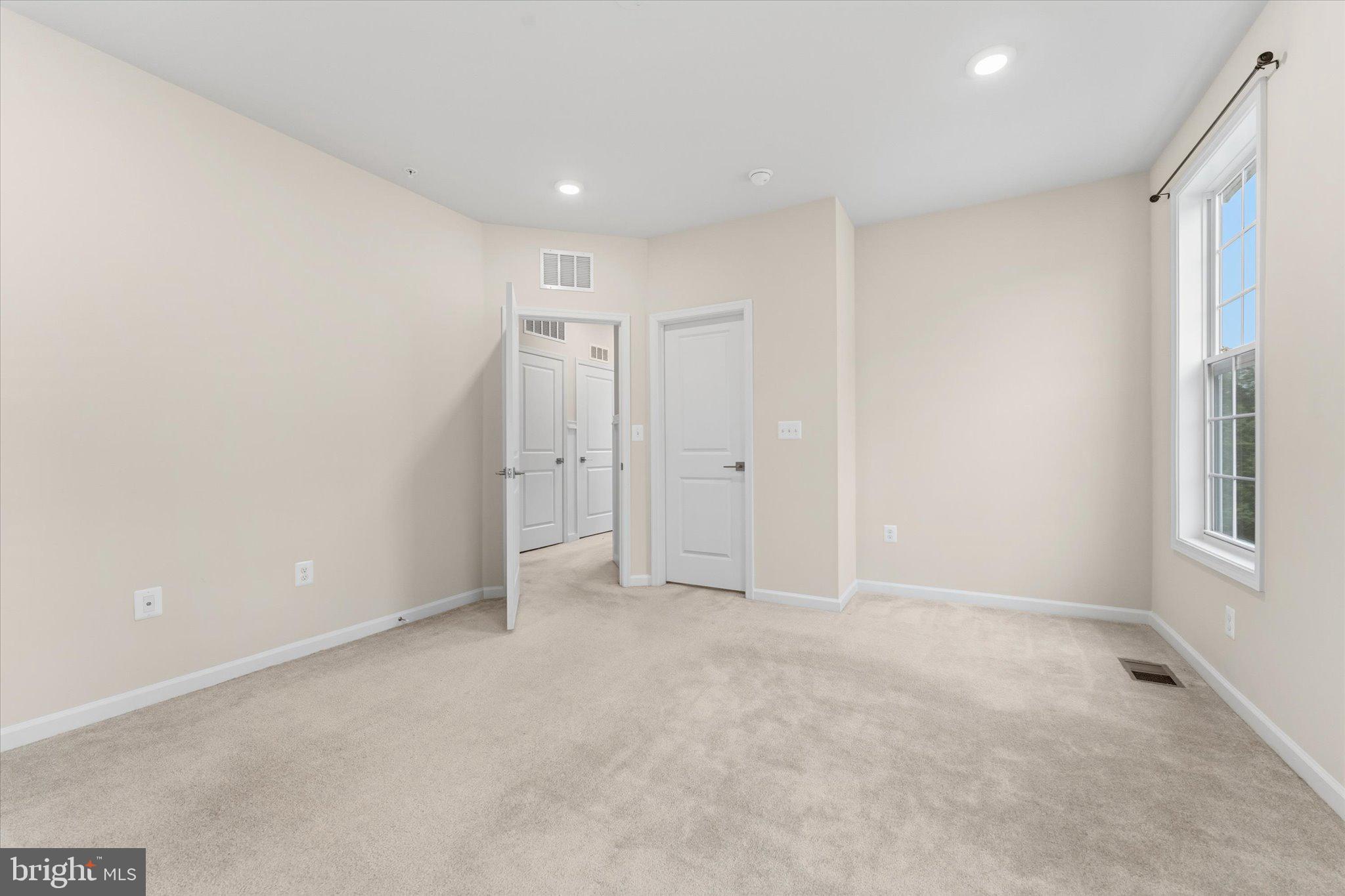RIDGES AT LOUDOUN VALLEY - Residential