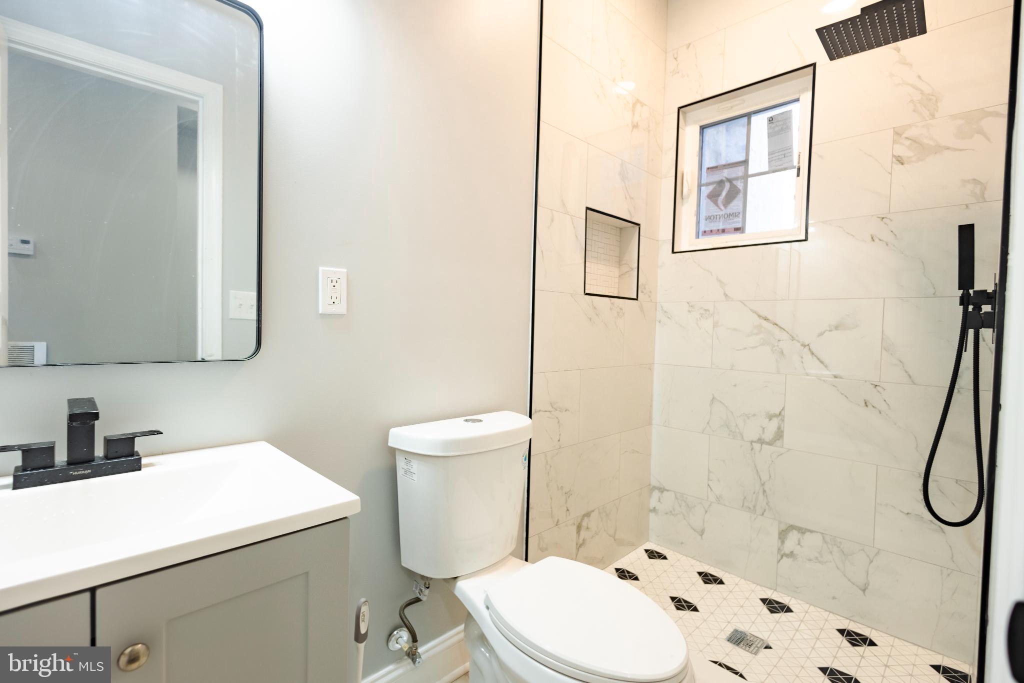 MIDTOWN EDMONDSON - Residential