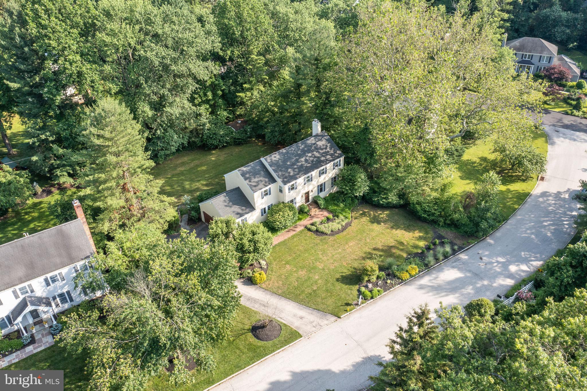 Stunning, renovated, 5-bedroom, Radnor Township home, with 3 full baths, a powder room, and 2 car garage. This completely updated, move-in ready house sits in the very center of Philadelphia’s Main Line. Located in Villanova, this ultra-convenient location is sure to please, close to Starbucks, restaurants and the train. This home sits within a wonderful and very welcoming, walkable neighborhood, located in the coveted Radnor Elementary School district. This 5 bedroom home has been fully remodeled and professionally designed, you won’t have to do a thing. Renovations include New roof, New hot water heater, full new heating and cooling system, new island kitchen with stainless appliances 2018, new primary bath 2019, oil to gas conversion completed, new basement sump pump, all new Andreson windows.
The minute you walk in the front door, you will be awed by the fresh and current finishes and newly refinished hardwood floors. The hub of the home is the new gourmet kitchen with a large island that seats 4. Dining area has a gorgeous view out onto the patio, and private back yard. Strategically placed, the mudroom allows easy access to the garage or the driveway. Also on the main level is a dining room with fireplace and wet bar, great room and cozy TV room/den off of the kitchen. Upstairs the Main bedroom suite has it all! 2 large closets and a brand new bathroom with a walk-in shower, double vanity with a quartz countertop and porcelain tile floor. This level also has four more generously sized bedrooms and a beautiful hall bath. Large and spacious, this hall bath has double sinks with all new fixtures and a bathtub. Outside of this bath, you will find an oversized linen closet as well as another hall closet.
Enjoy entertaining friends and family in the open, easy floor plan, or outside on the patio. Enjoy the annual neighborhood block parties, holiday cookie exchange, book club, gourmet themed dinners, take a quick ride to dinner at La Scala or jog through the pathways of Villanova University while enjoying the endless conveniences of this location and exquisitely designed home.