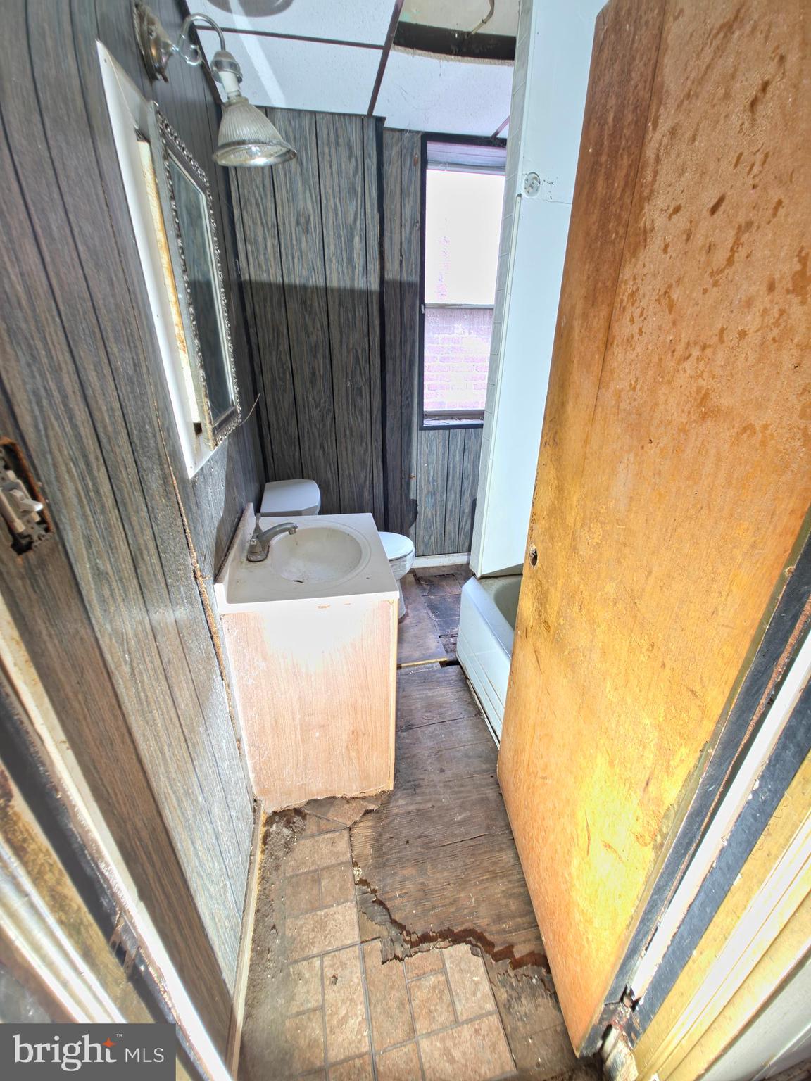 PHILADELPHIA (NORTHEAST) - Residential