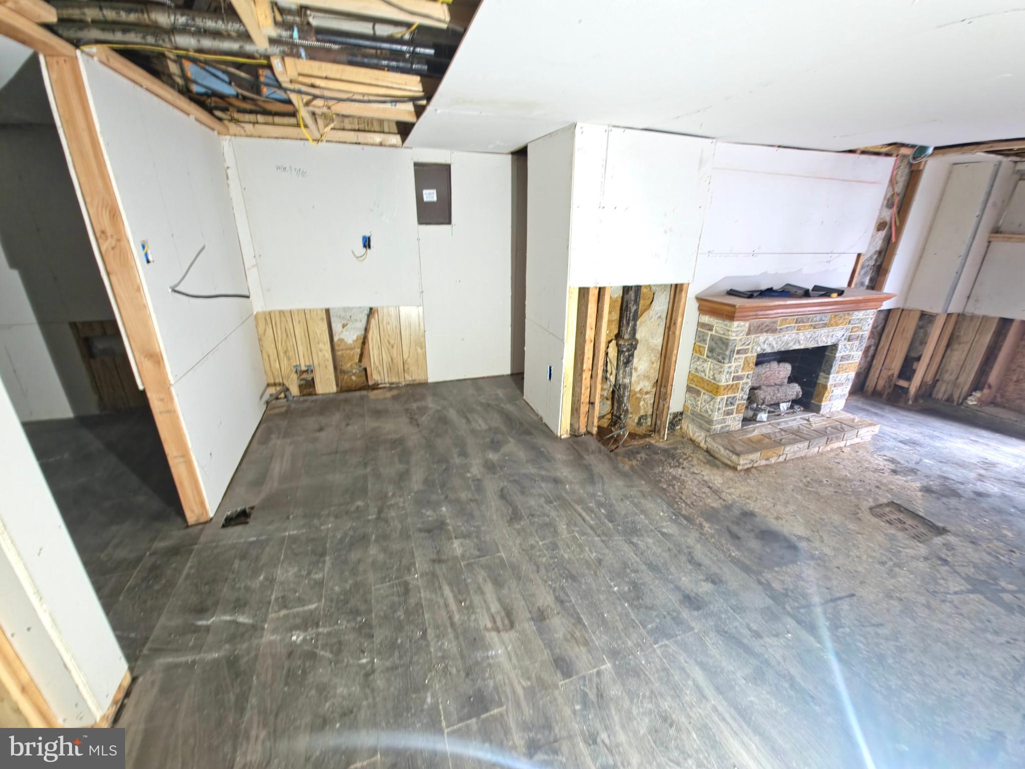 PHILADELPHIA (NORTHEAST) - Residential