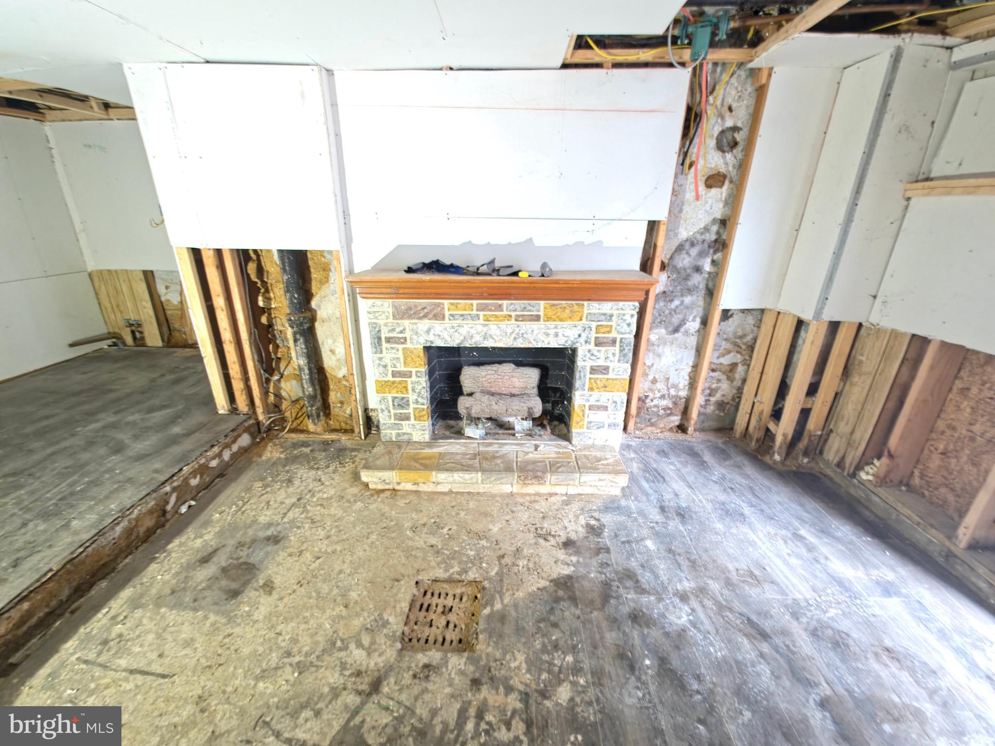 PHILADELPHIA (NORTHEAST) - Residential