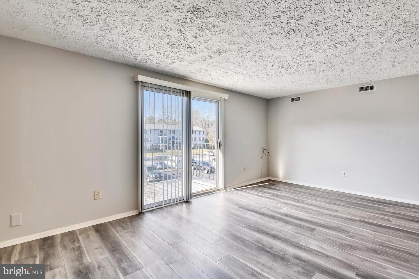 CHESTERFIELD GARDEN CONDOMINIUM - Residential Lease