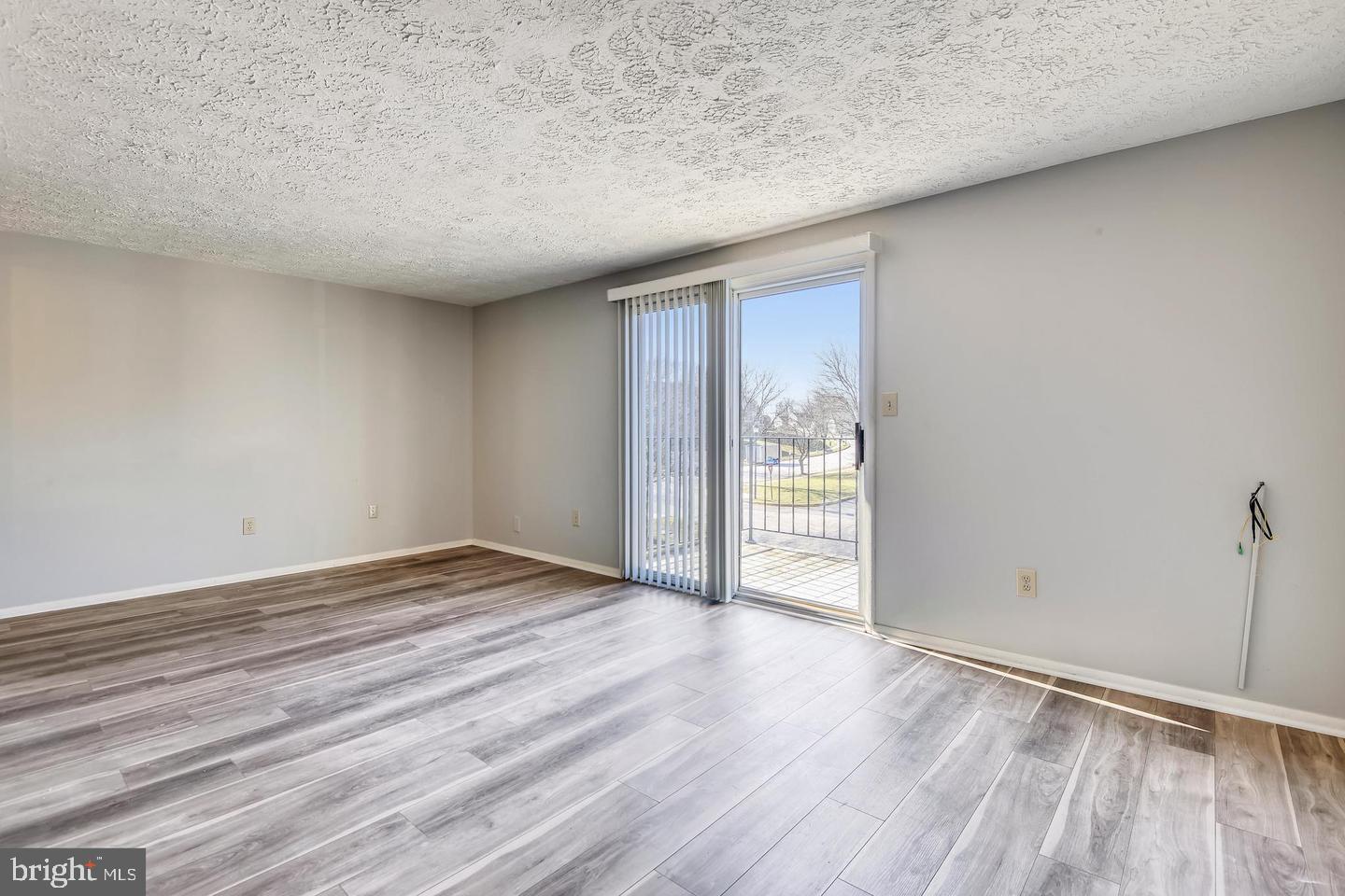 CHESTERFIELD GARDEN CONDOMINIUM - Residential Lease