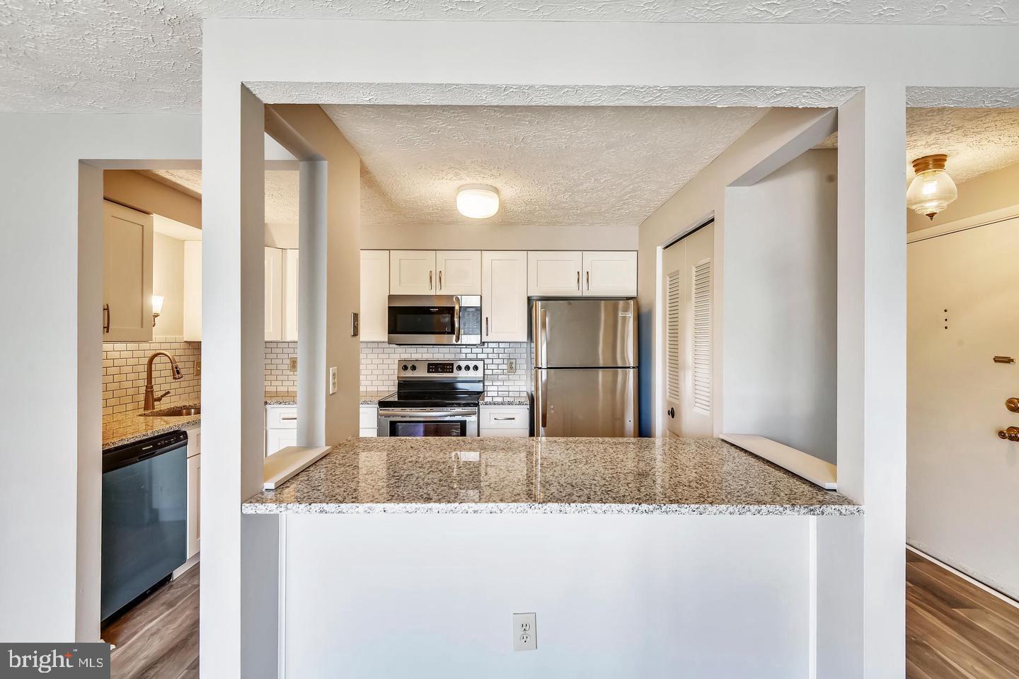 CHESTERFIELD GARDEN CONDOMINIUM - Residential Lease