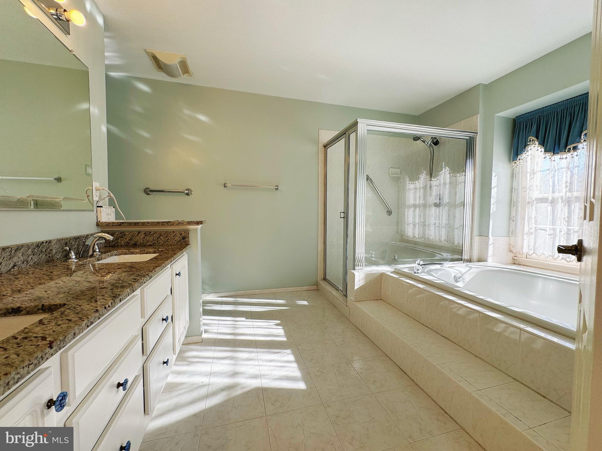 RETREAT AT SYCAMORE RIDG - Residential Lease