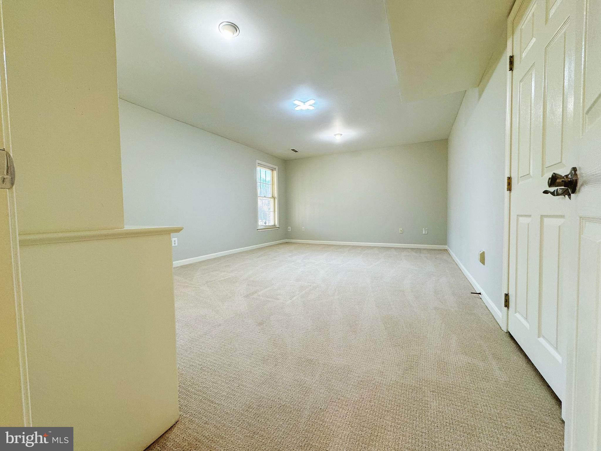 RETREAT AT SYCAMORE RIDG - Residential Lease