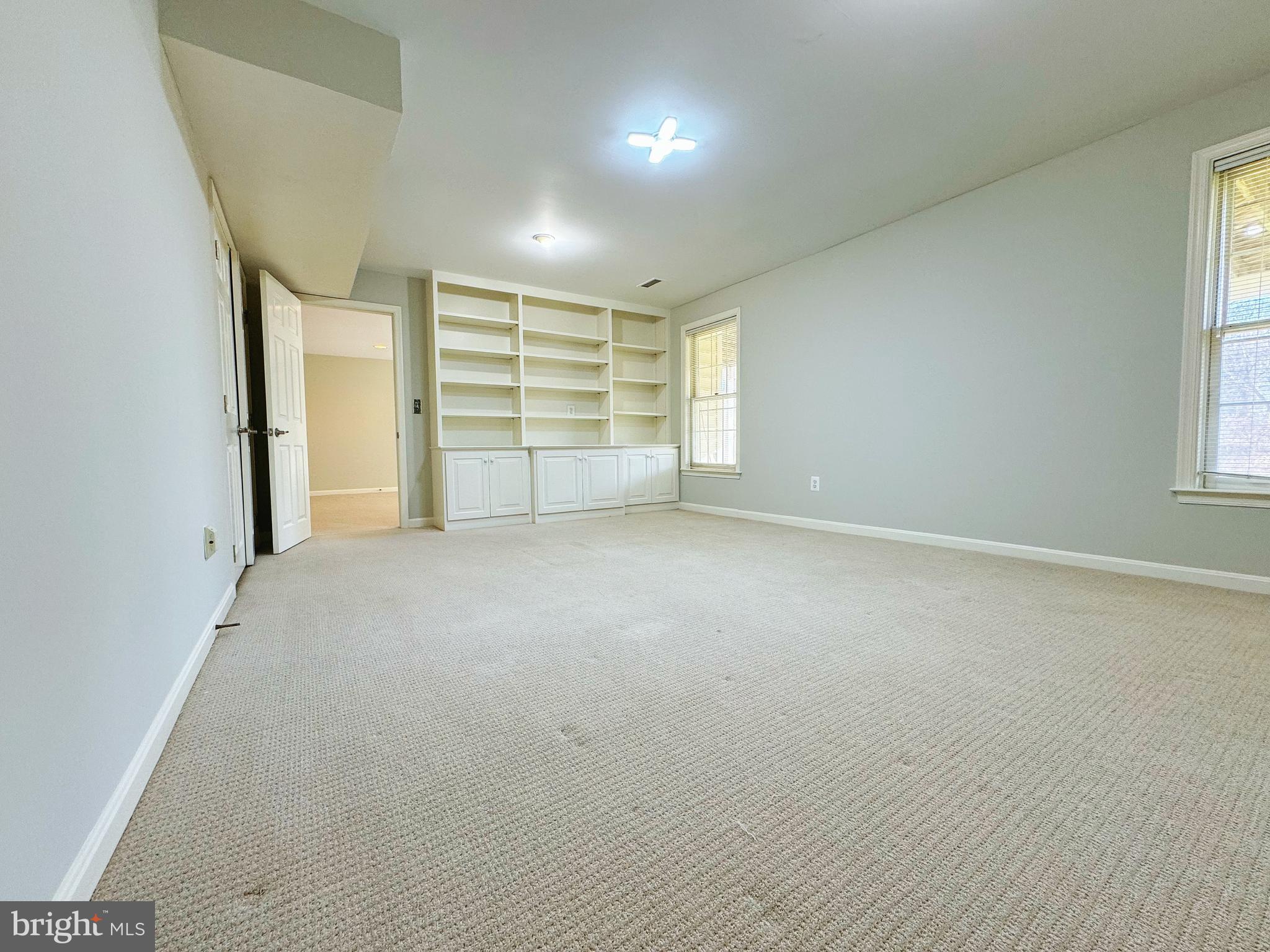 RETREAT AT SYCAMORE RIDG - Residential Lease