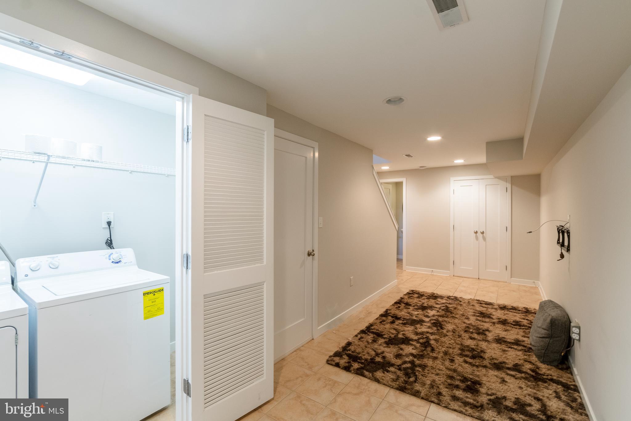 POINT BREEZE - Residential Lease