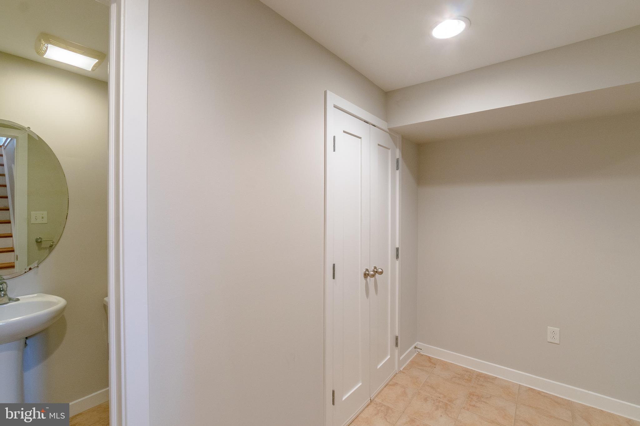 POINT BREEZE - Residential Lease