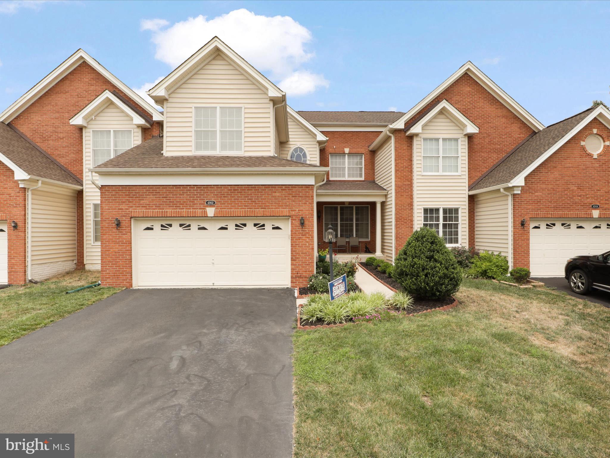 LOUDOUN VALLEY ESTATES 2 - Residential Lease