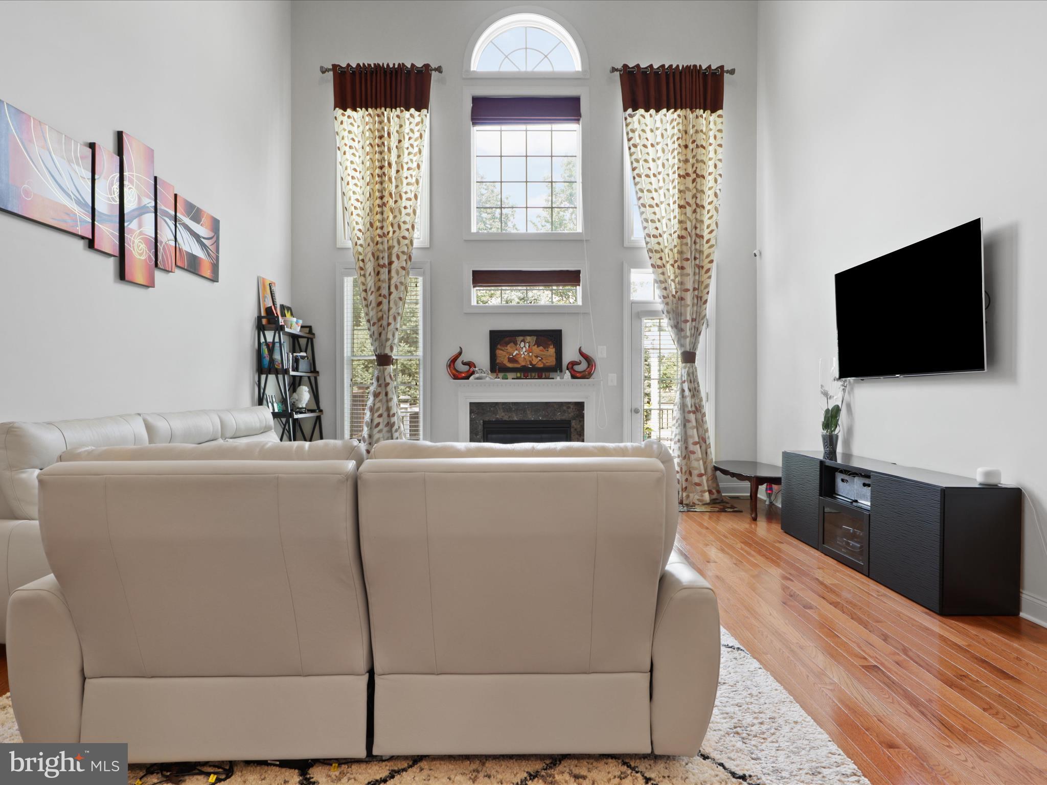 LOUDOUN VALLEY ESTATES 2 - Residential Lease