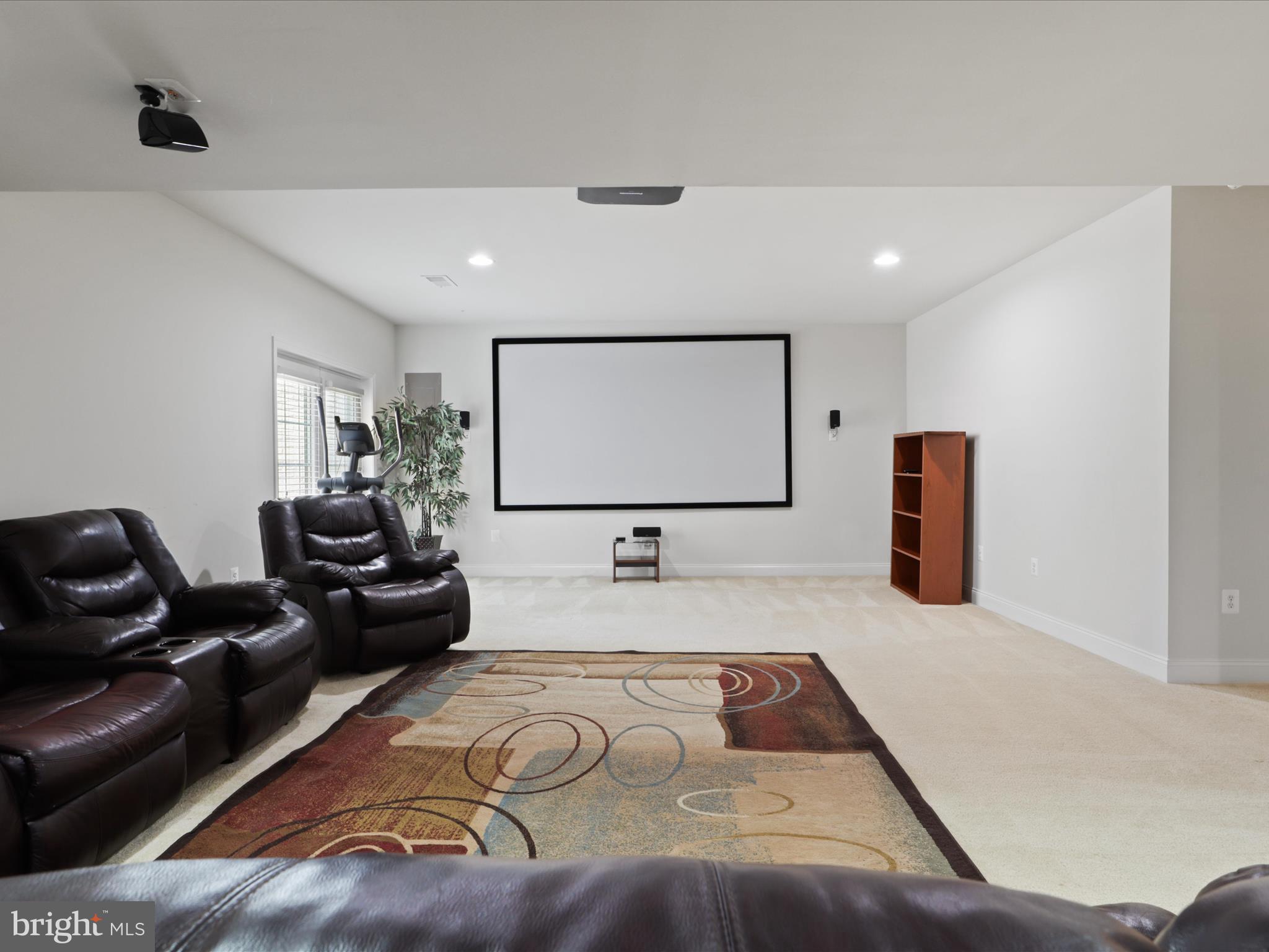 LOUDOUN VALLEY ESTATES 2 - Residential Lease