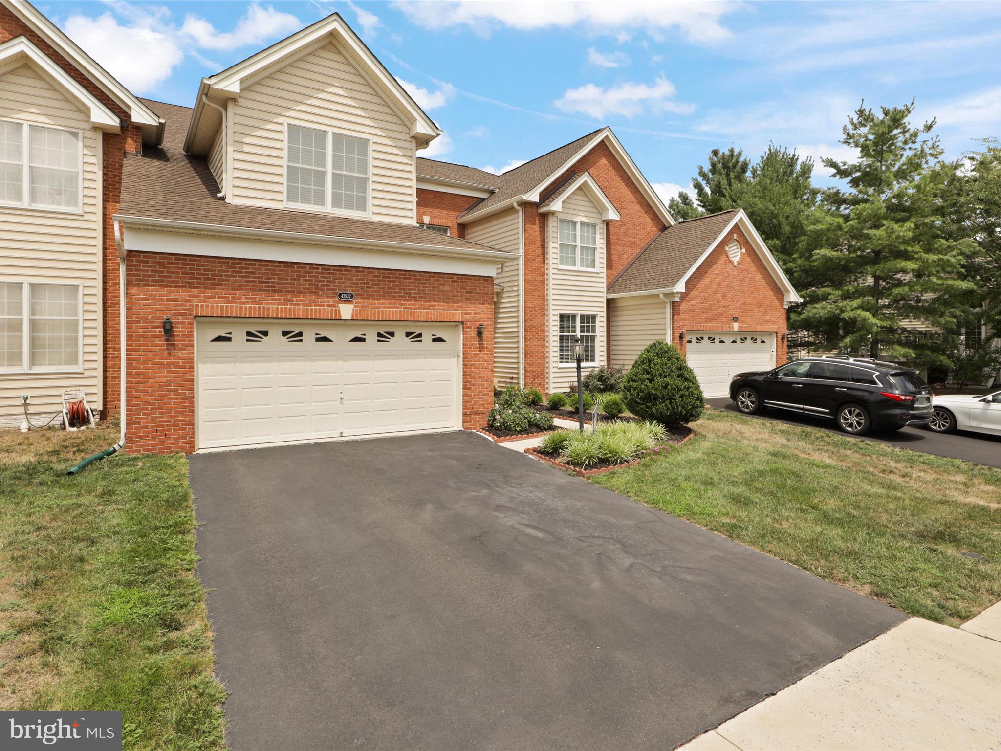 LOUDOUN VALLEY ESTATES 2 - Residential Lease