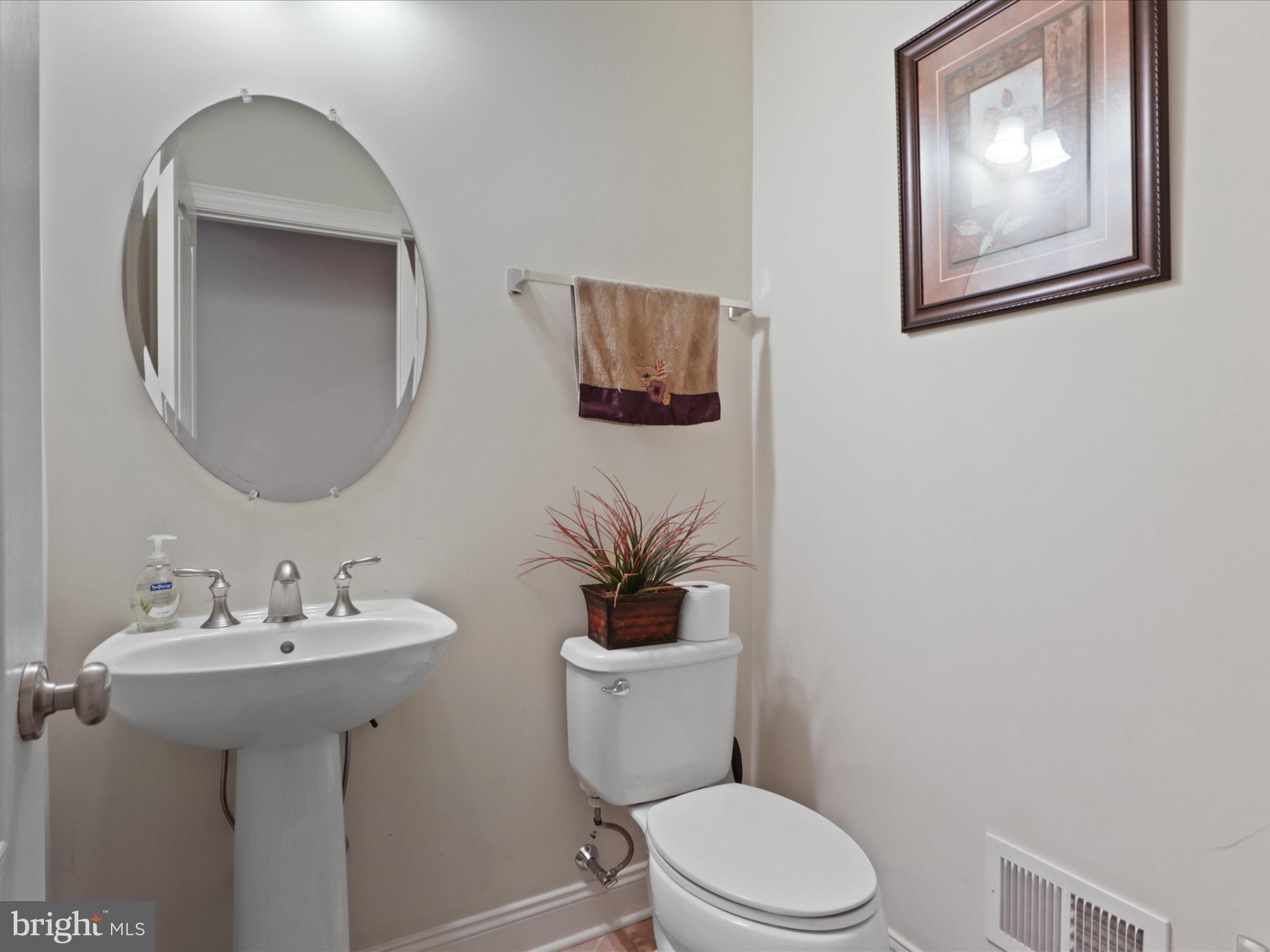 LOUDOUN VALLEY ESTATES 2 - Residential Lease