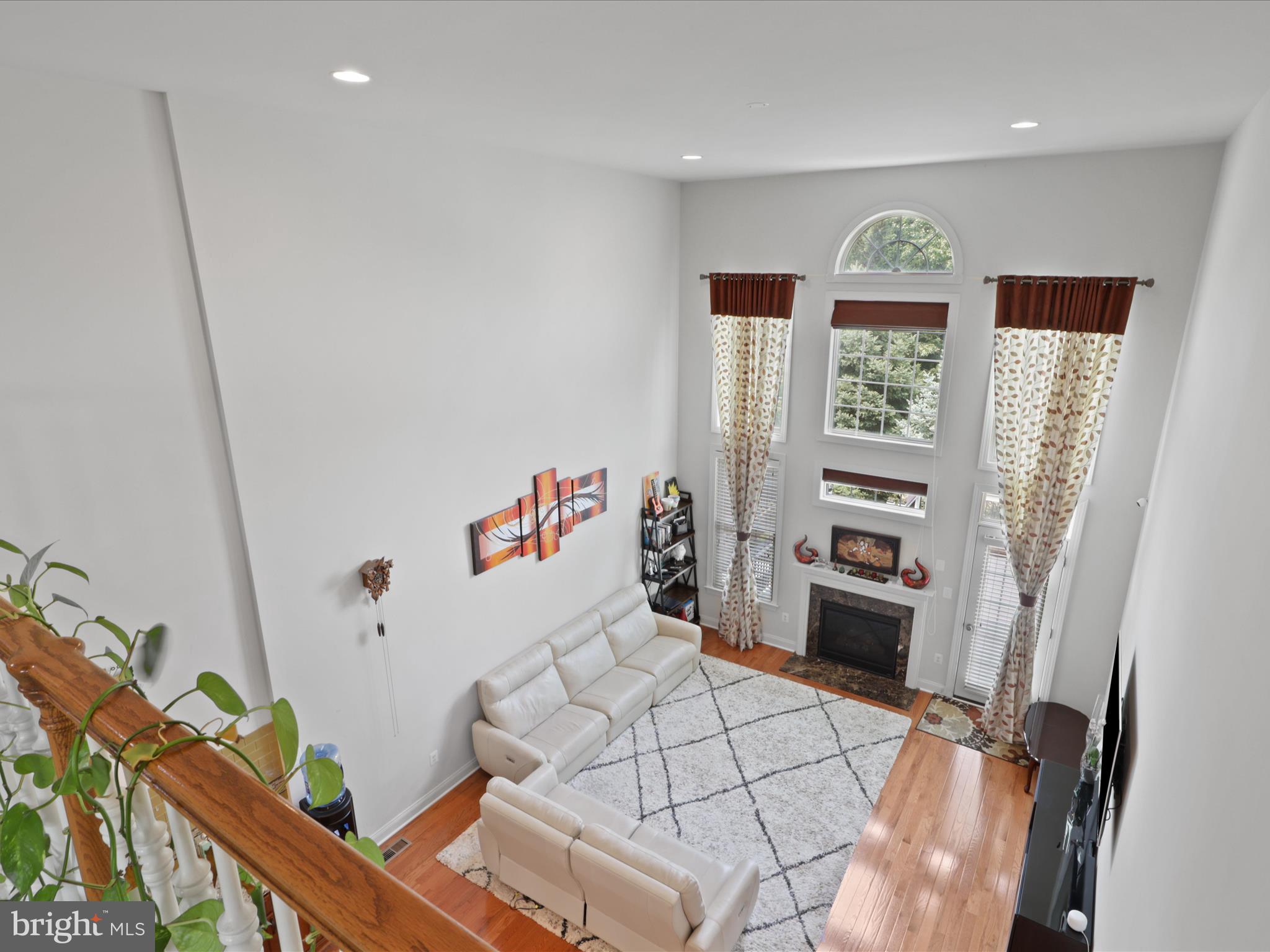 LOUDOUN VALLEY ESTATES 2 - Residential Lease