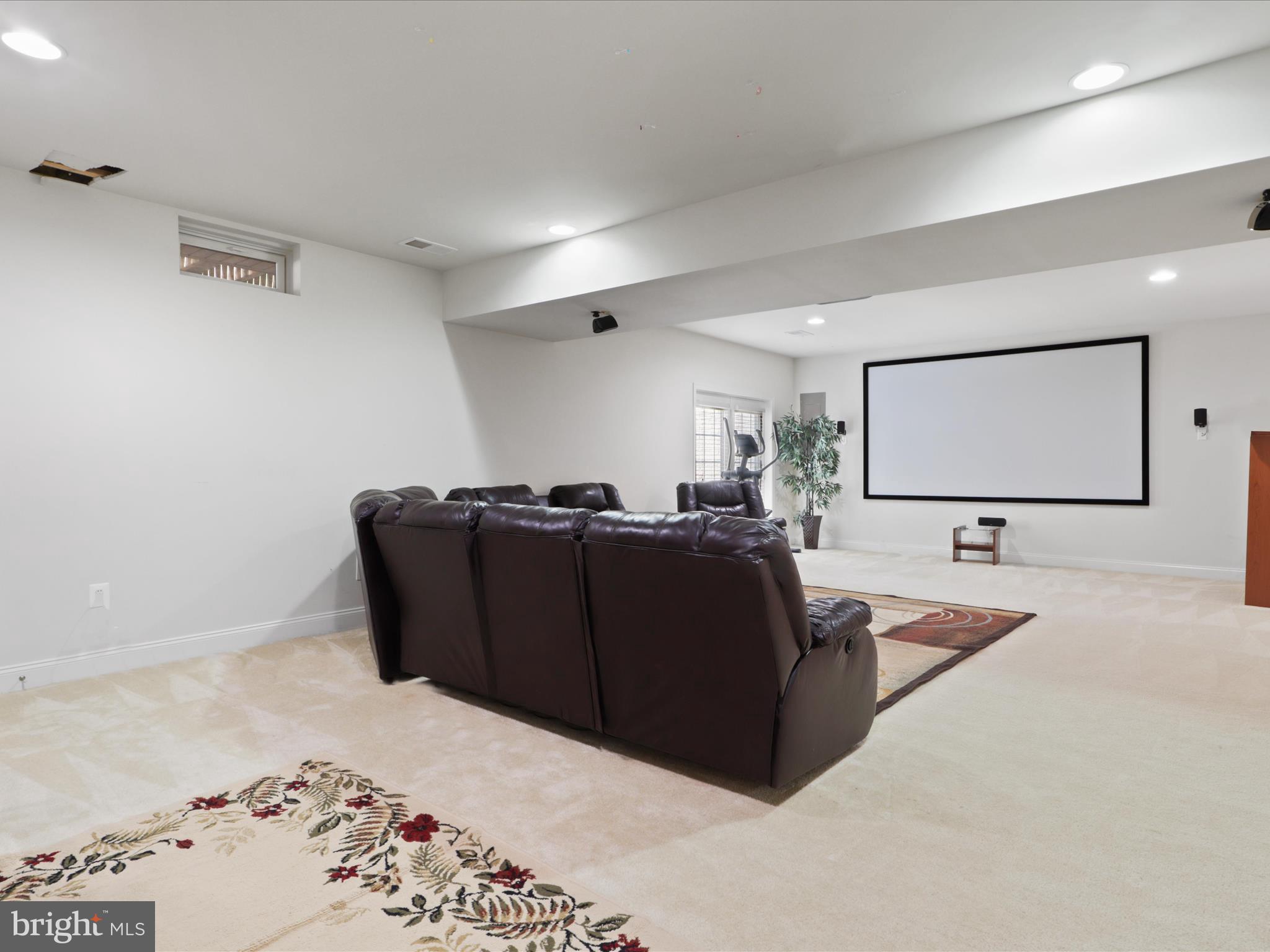 LOUDOUN VALLEY ESTATES 2 - Residential Lease