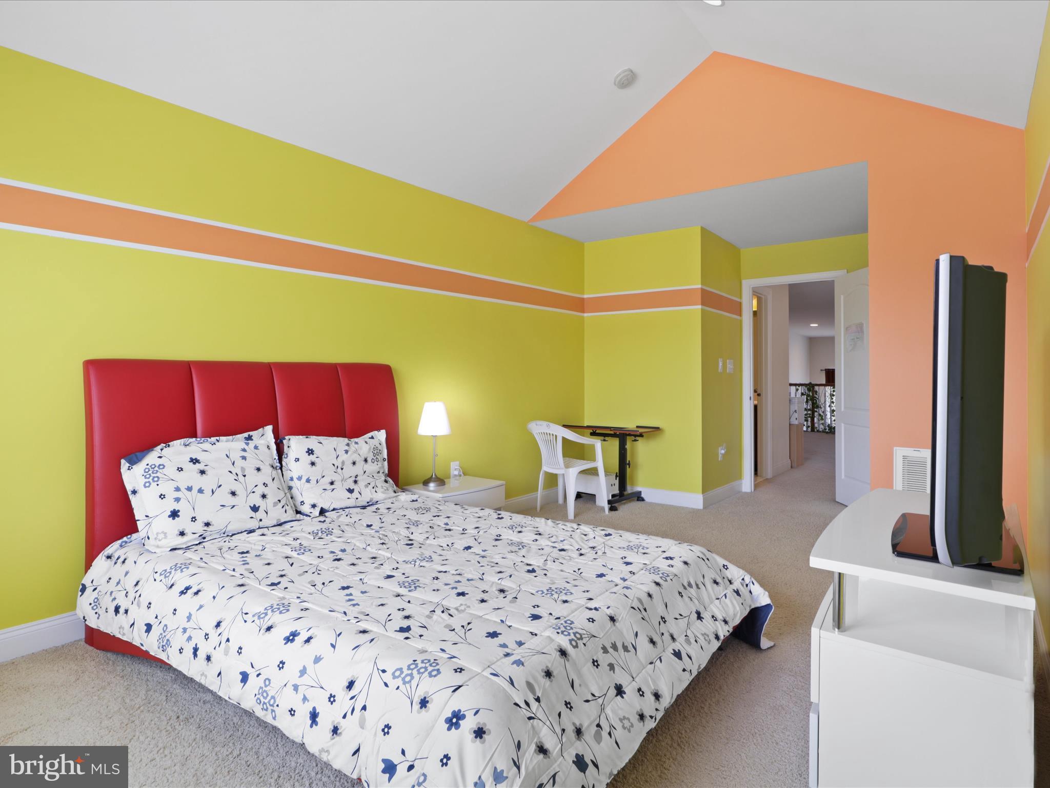 LOUDOUN VALLEY ESTATES 2 - Residential Lease