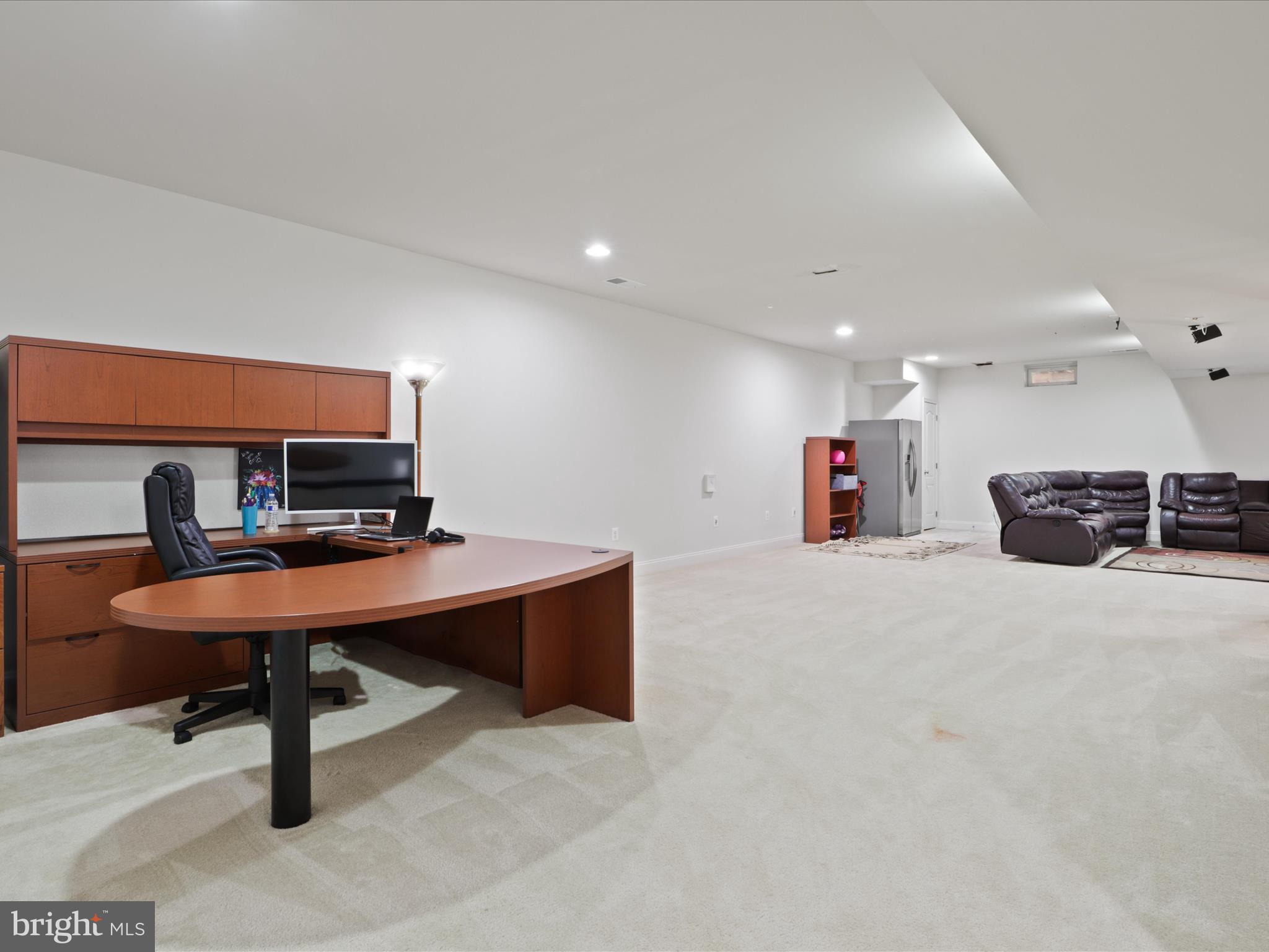 LOUDOUN VALLEY ESTATES 2 - Residential Lease