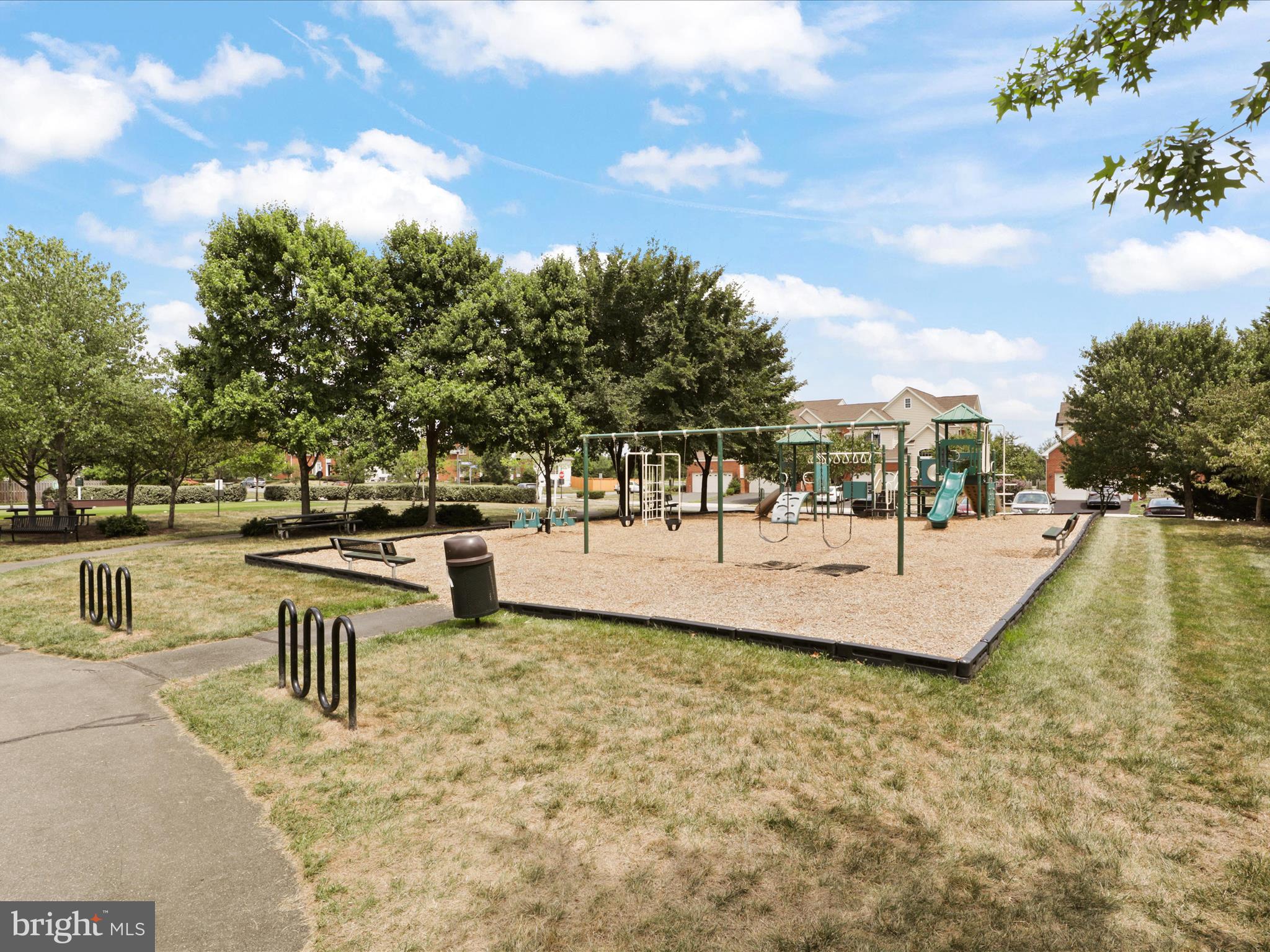 LOUDOUN VALLEY ESTATES 2 - Residential Lease