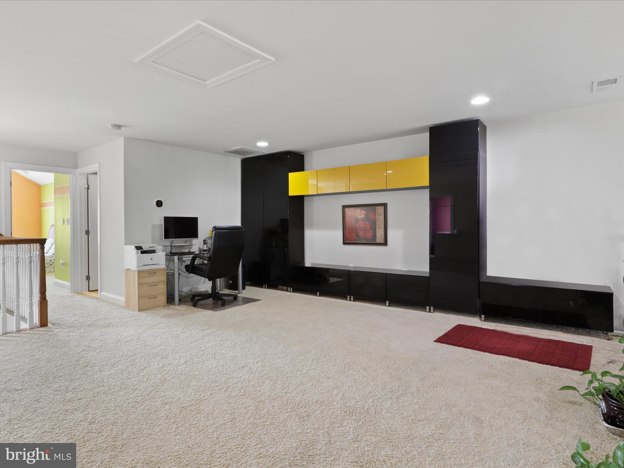 LOUDOUN VALLEY ESTATES 2 - Residential Lease