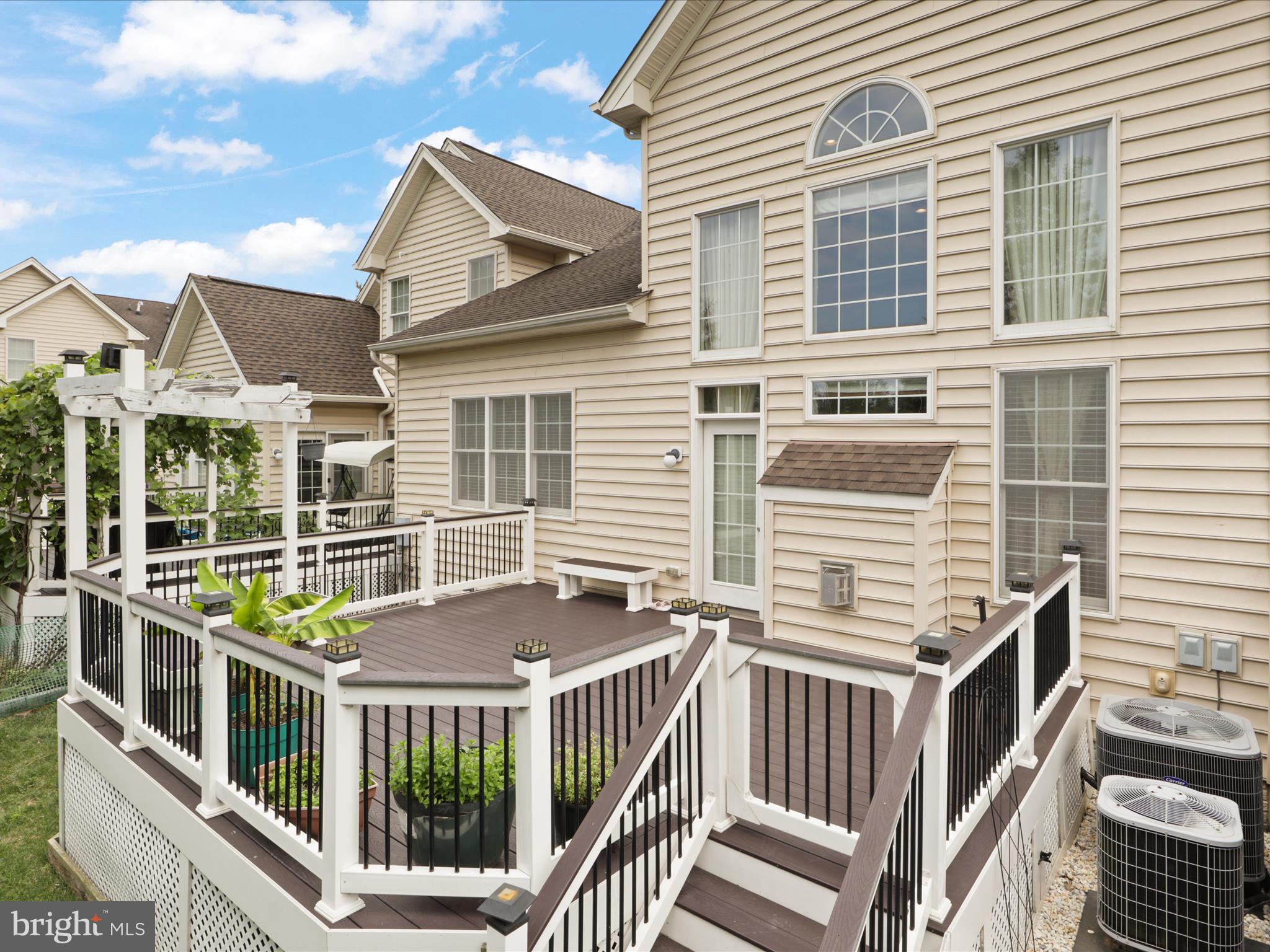 LOUDOUN VALLEY ESTATES 2 - Residential Lease