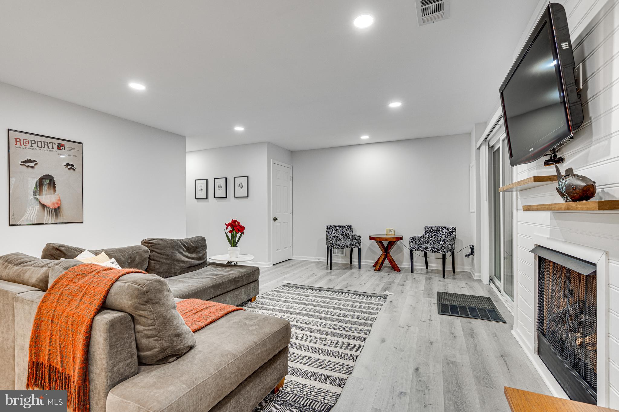 FAIR WOODS - Residential