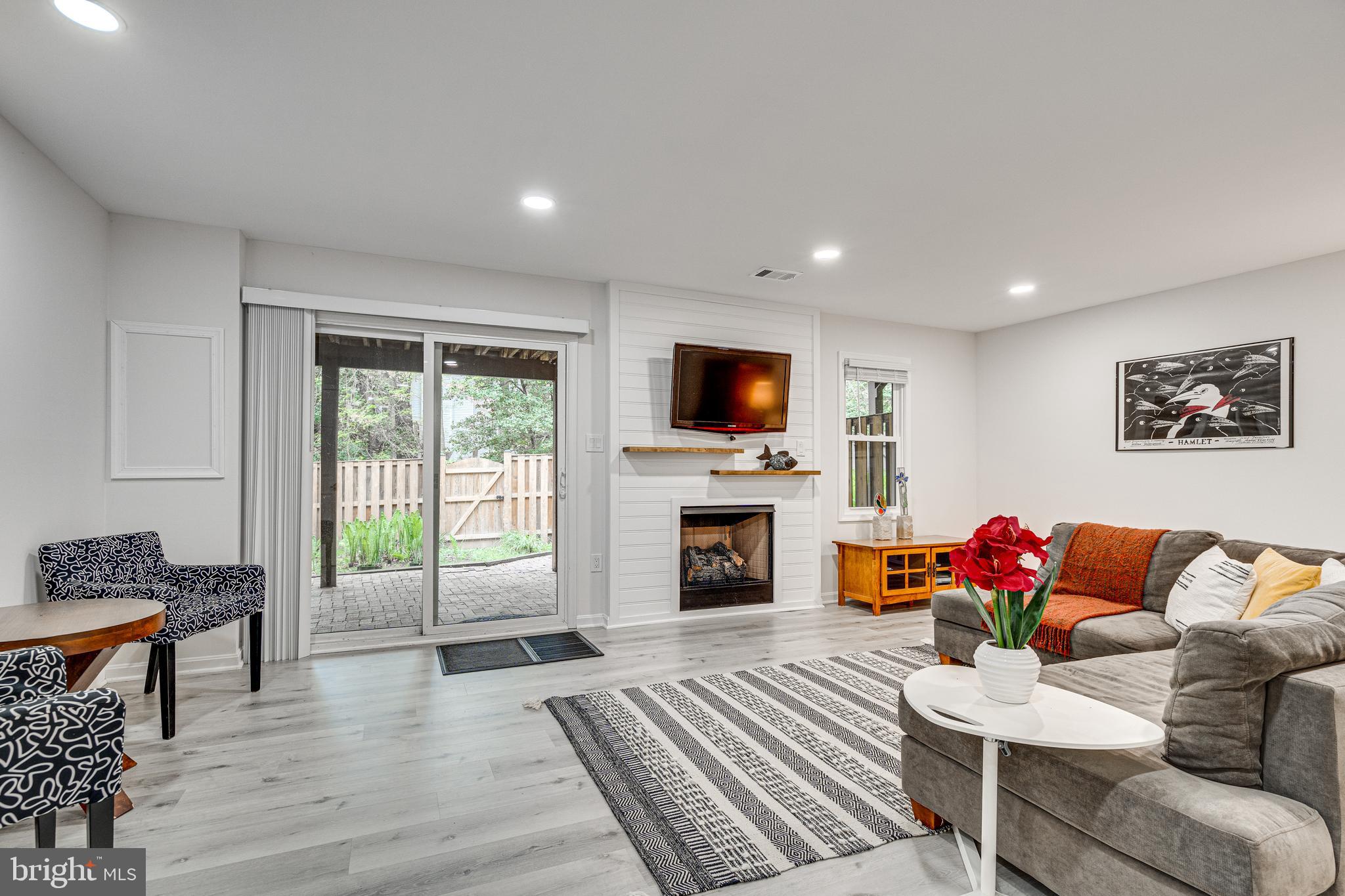 FAIR WOODS - Residential