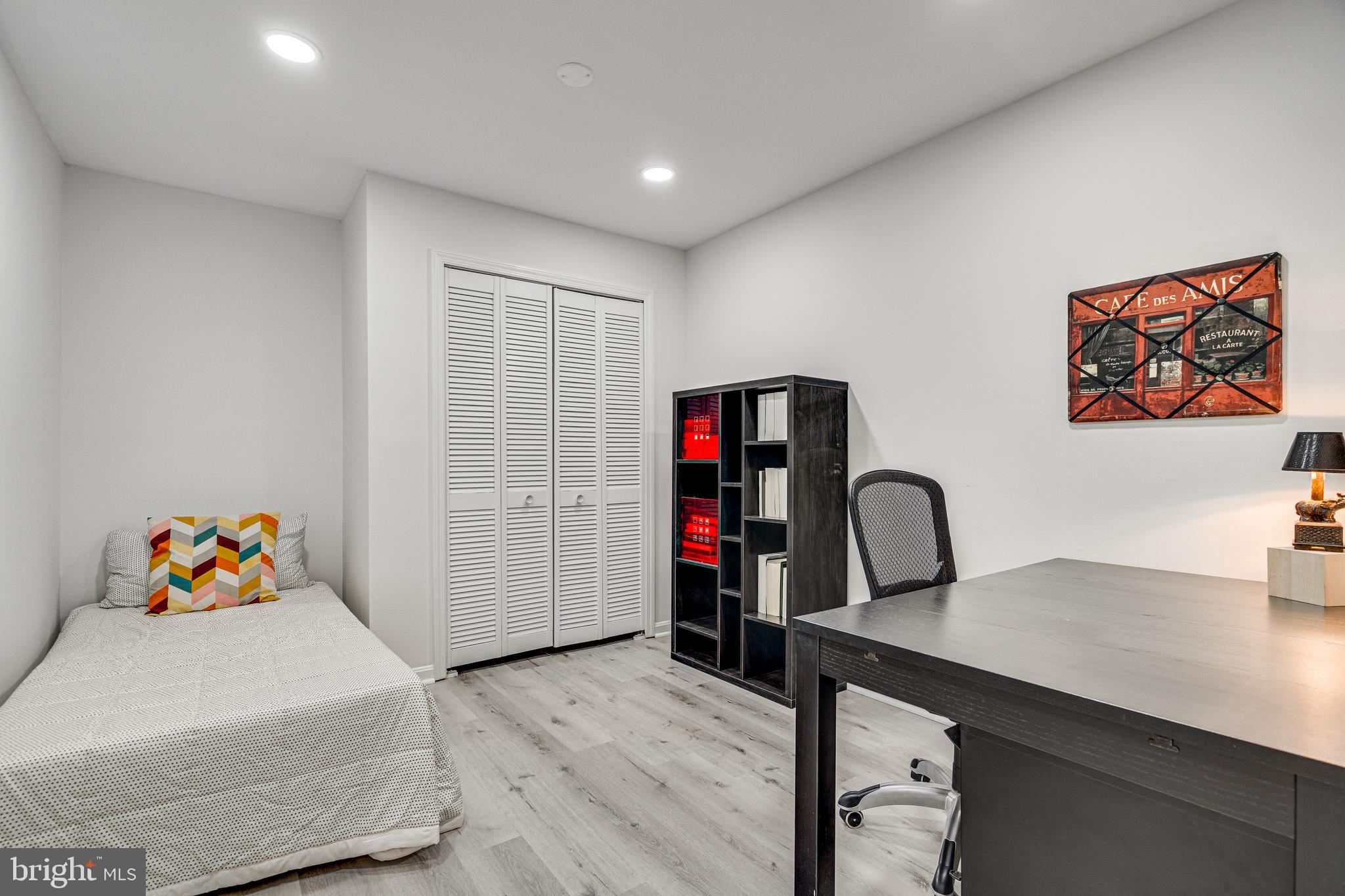 FAIR WOODS - Residential