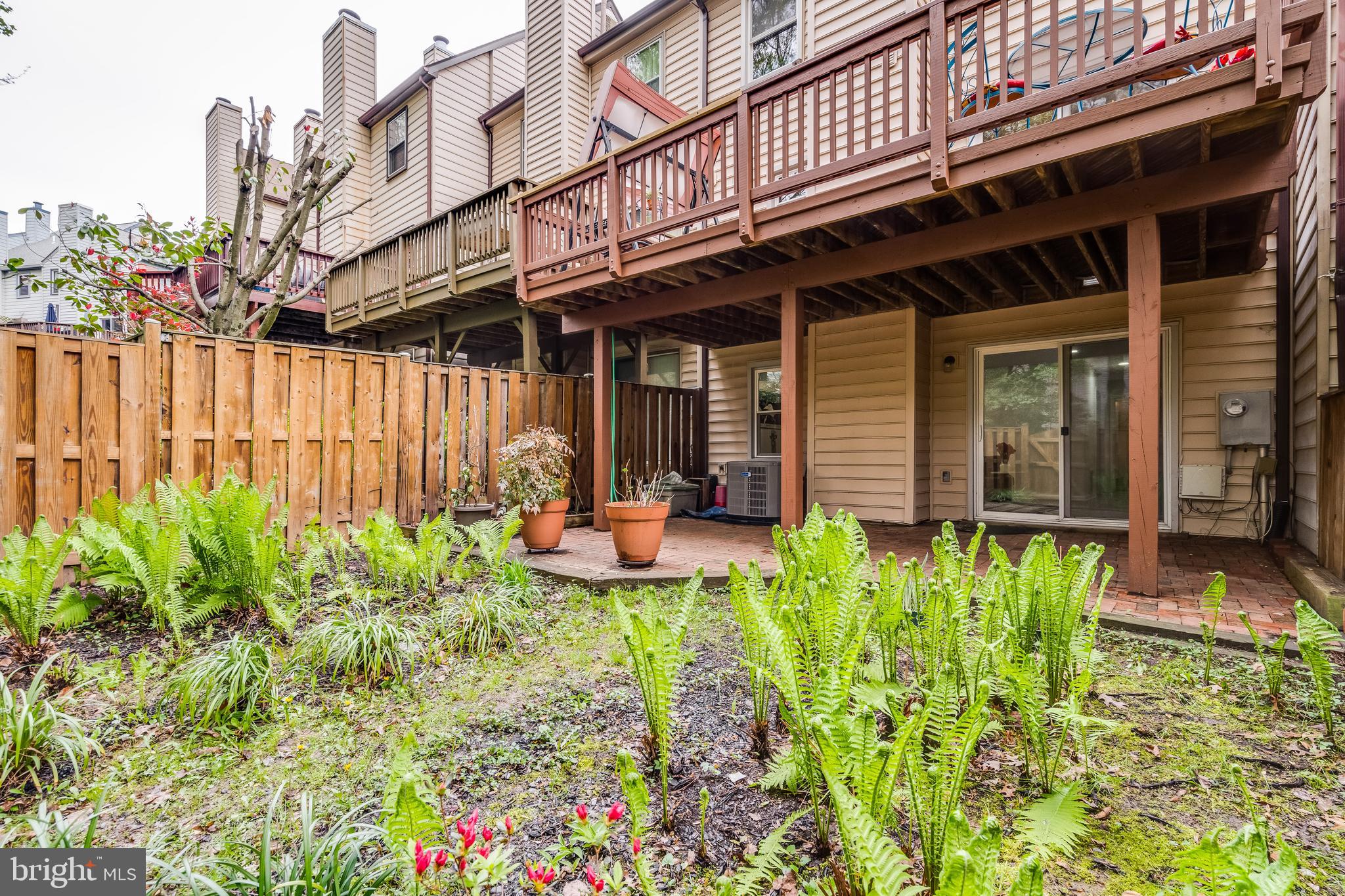 FAIR WOODS - Residential