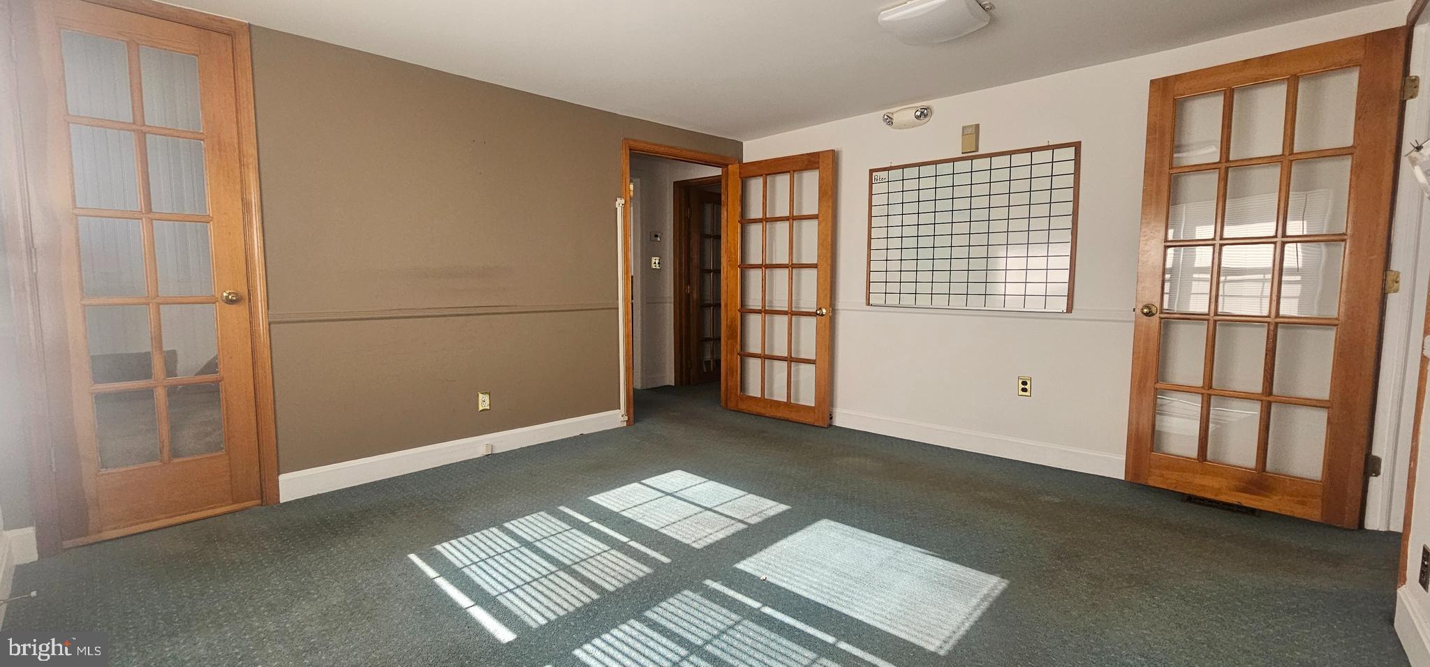 513 N WHITE HORSE PIKE B