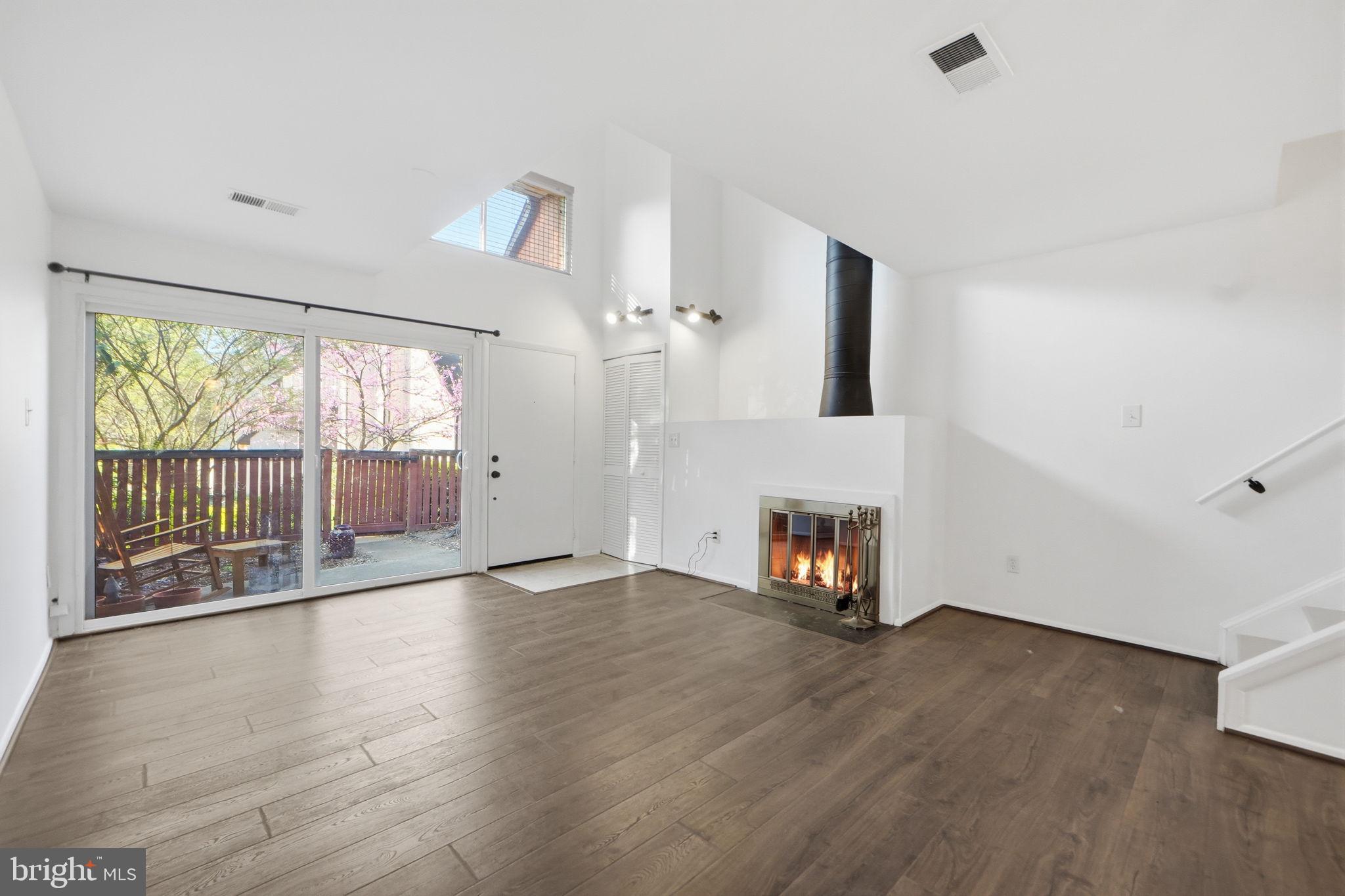 3914 WOODHUE PLACE 6