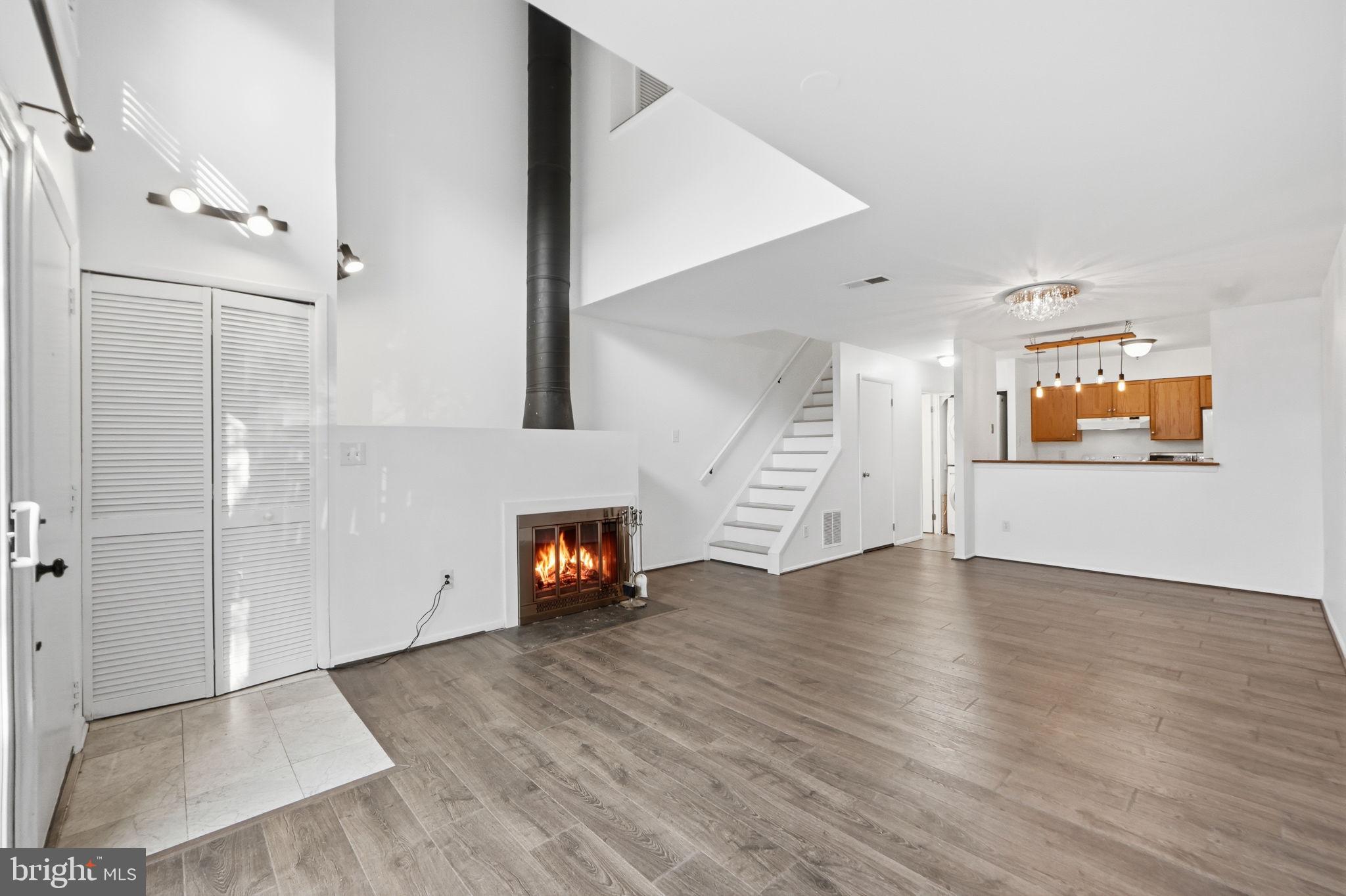 3914 WOODHUE PLACE 6