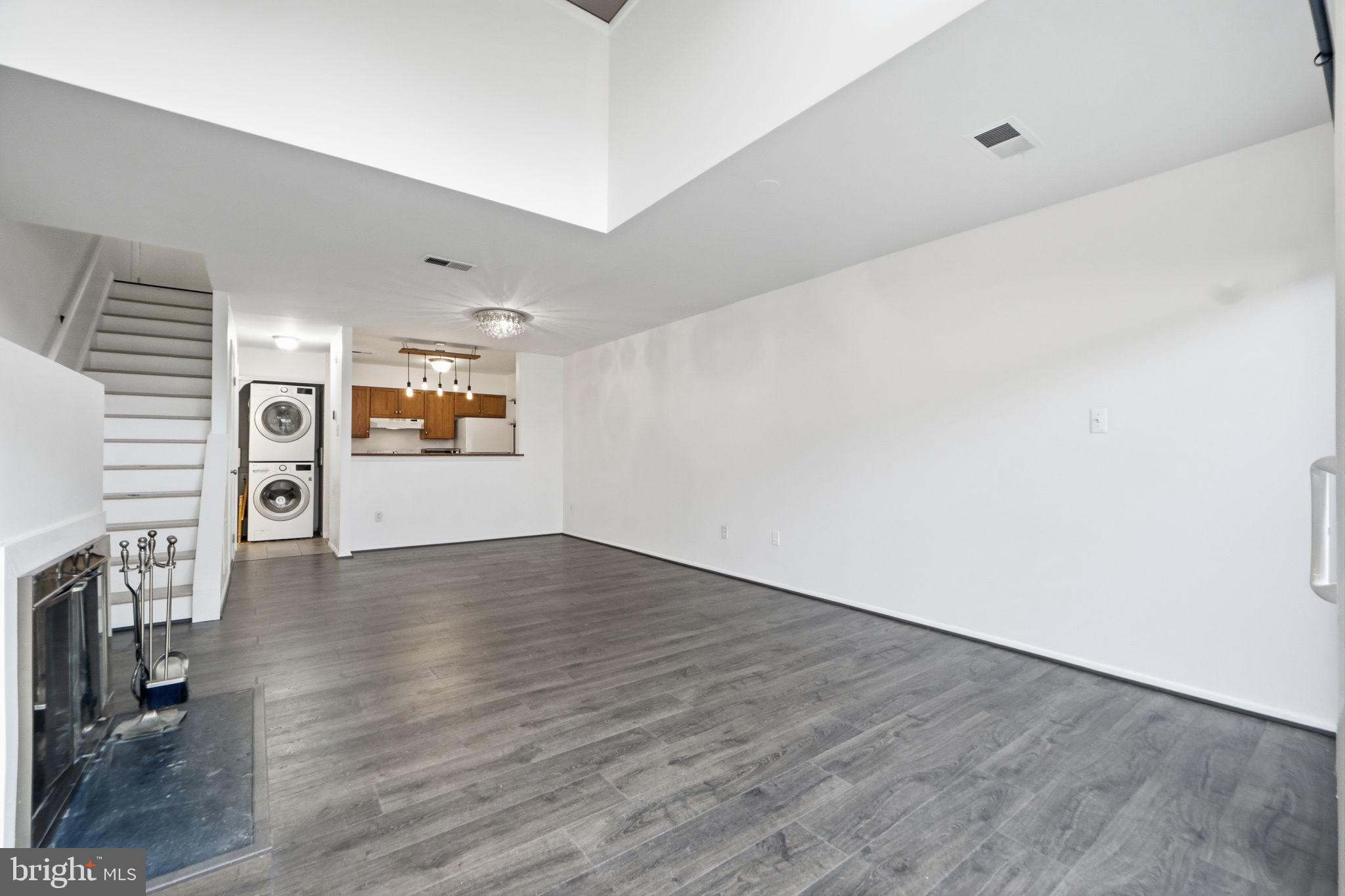 3914 WOODHUE PLACE 6