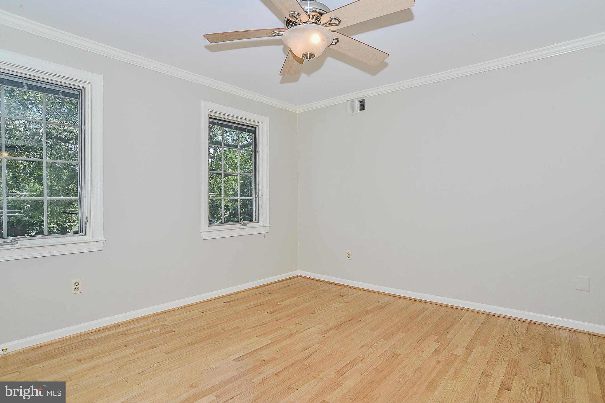 KINGS MANOR - Residential Lease