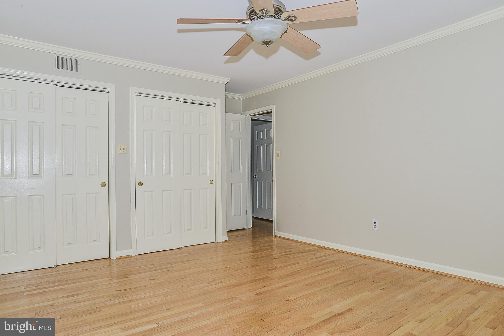 KINGS MANOR - Residential Lease