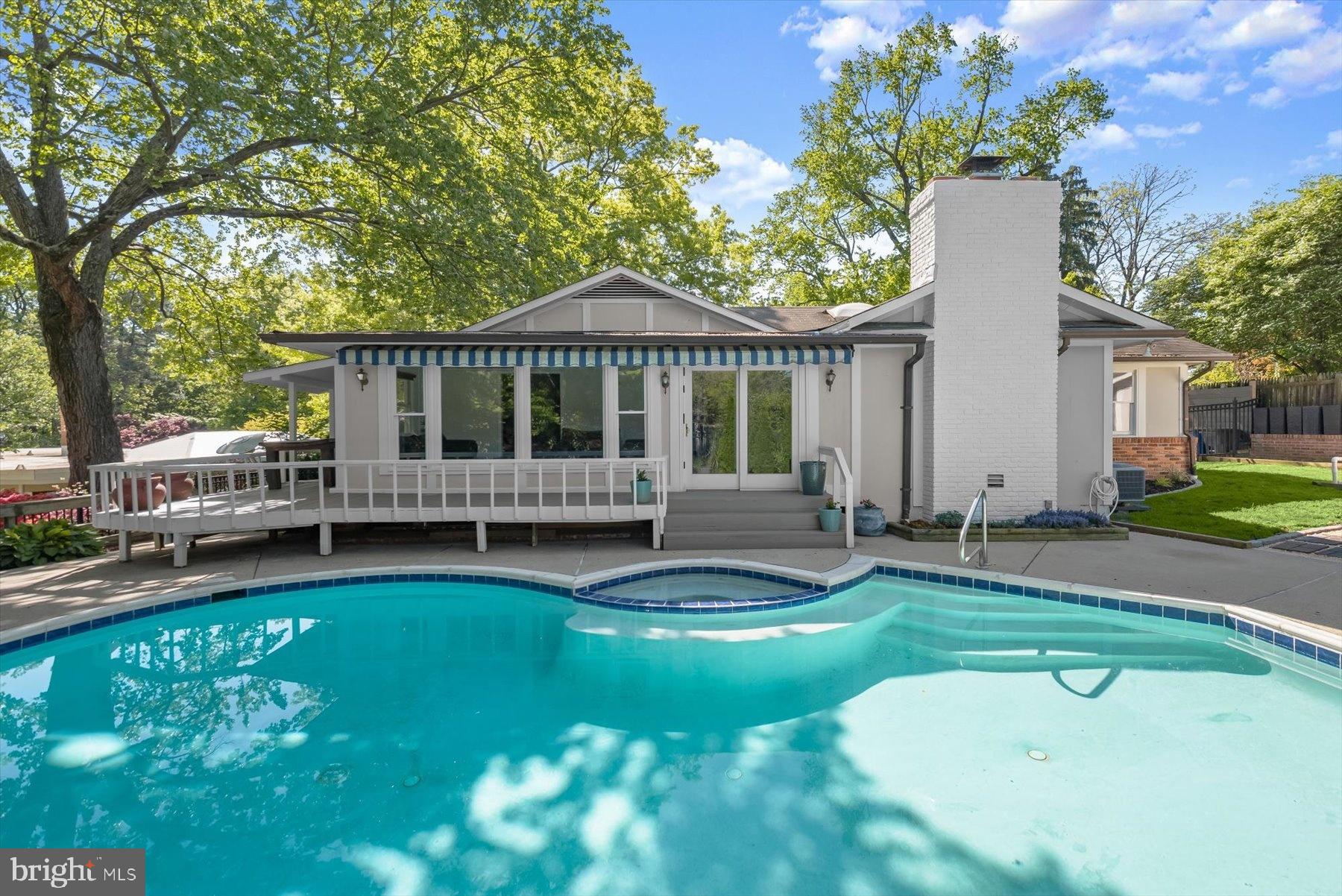 WOODSIDE PARK - Residential
