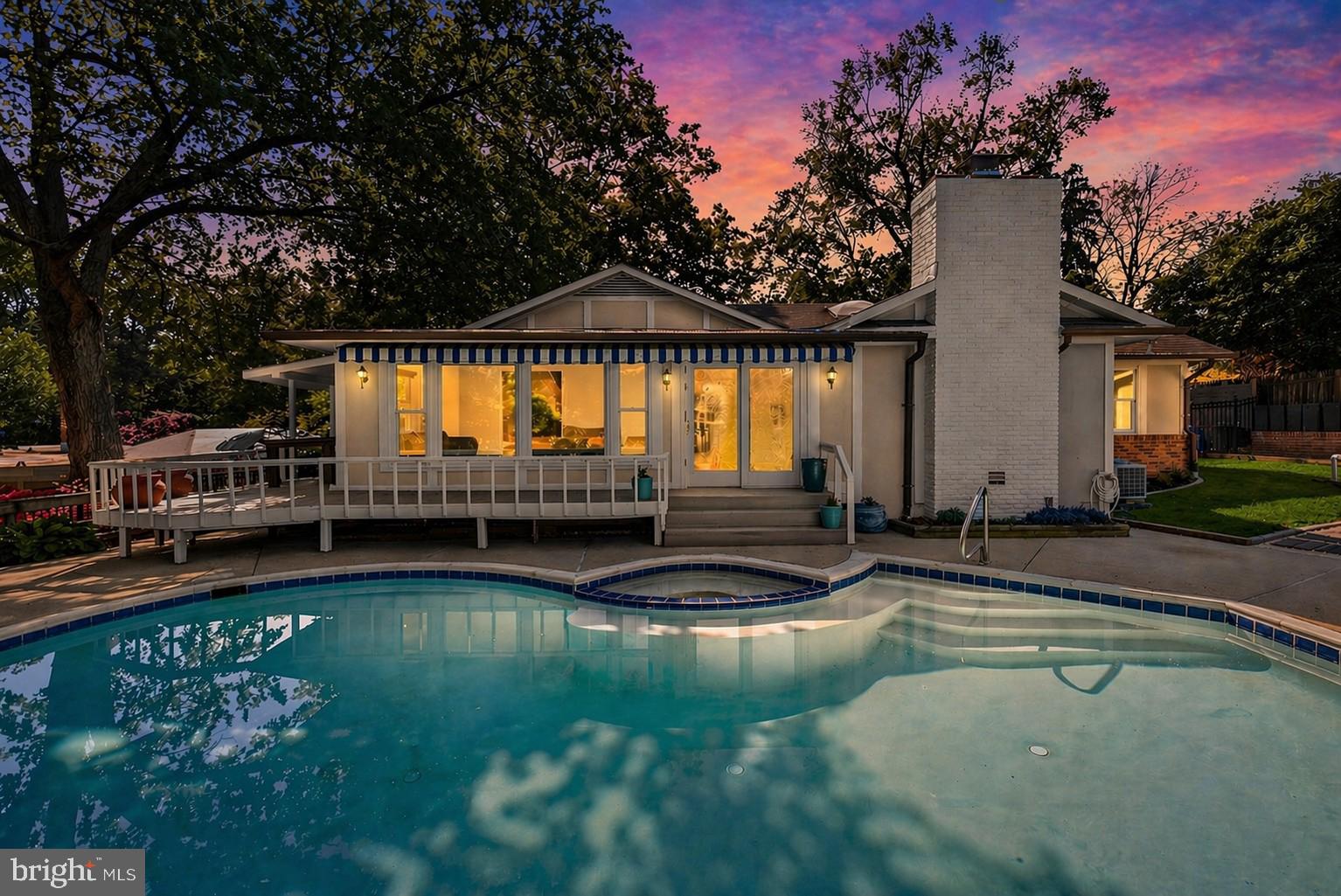 WOODSIDE PARK - Residential