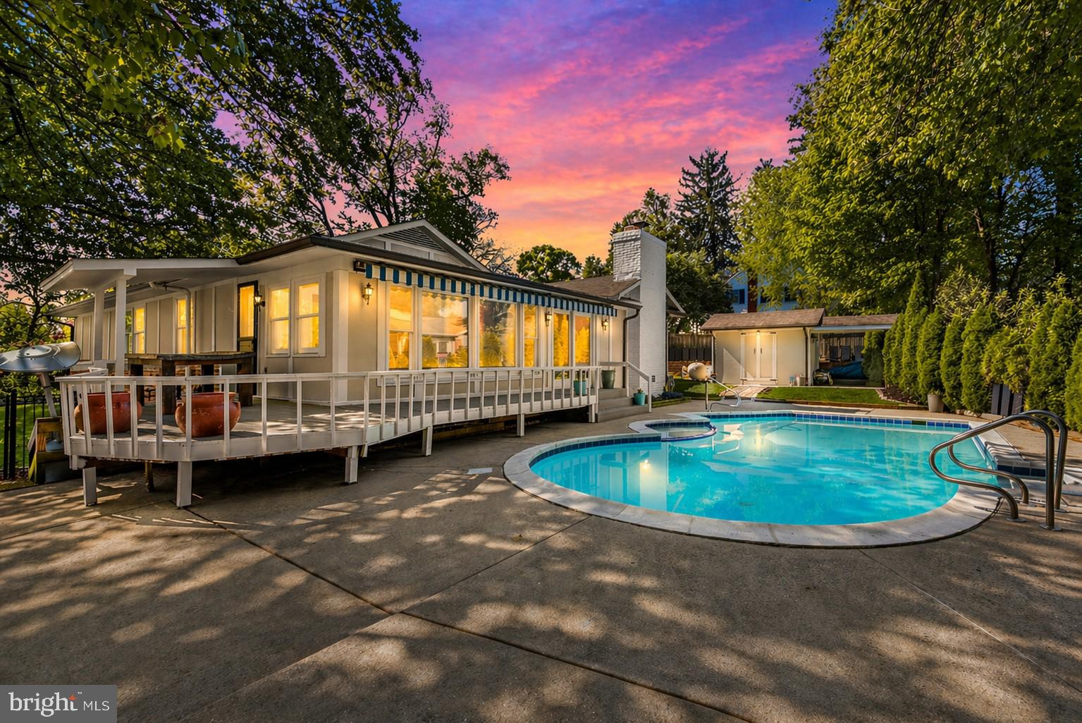 WOODSIDE PARK - Residential