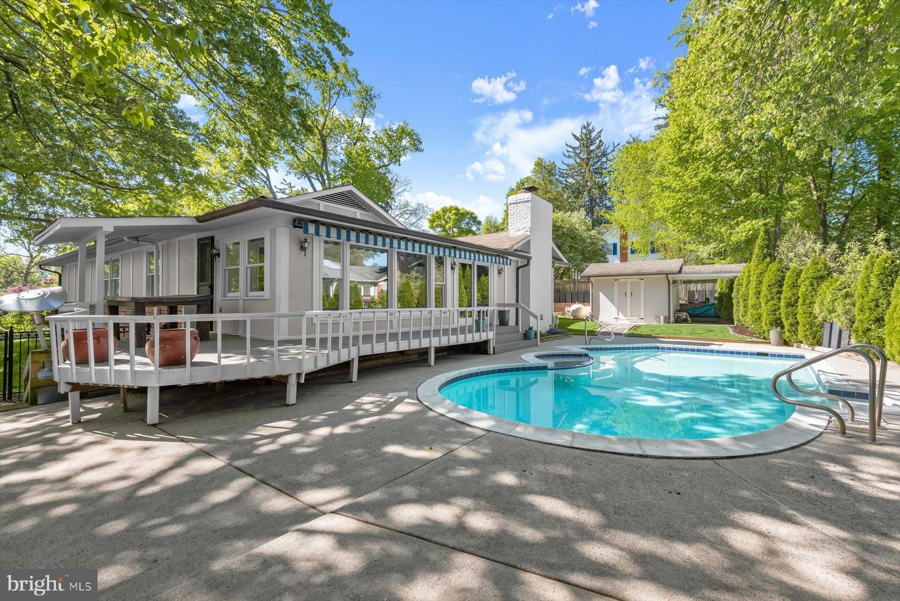 WOODSIDE PARK - Residential