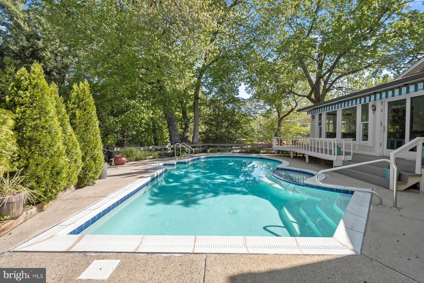 WOODSIDE PARK - Residential