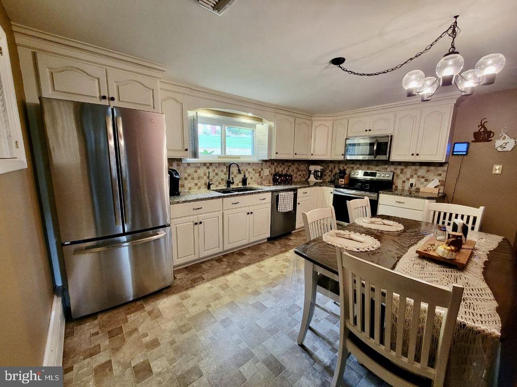 Photo of 195 Bonview Drive, Denver, PA 17517 (MLS # PALA2042168)